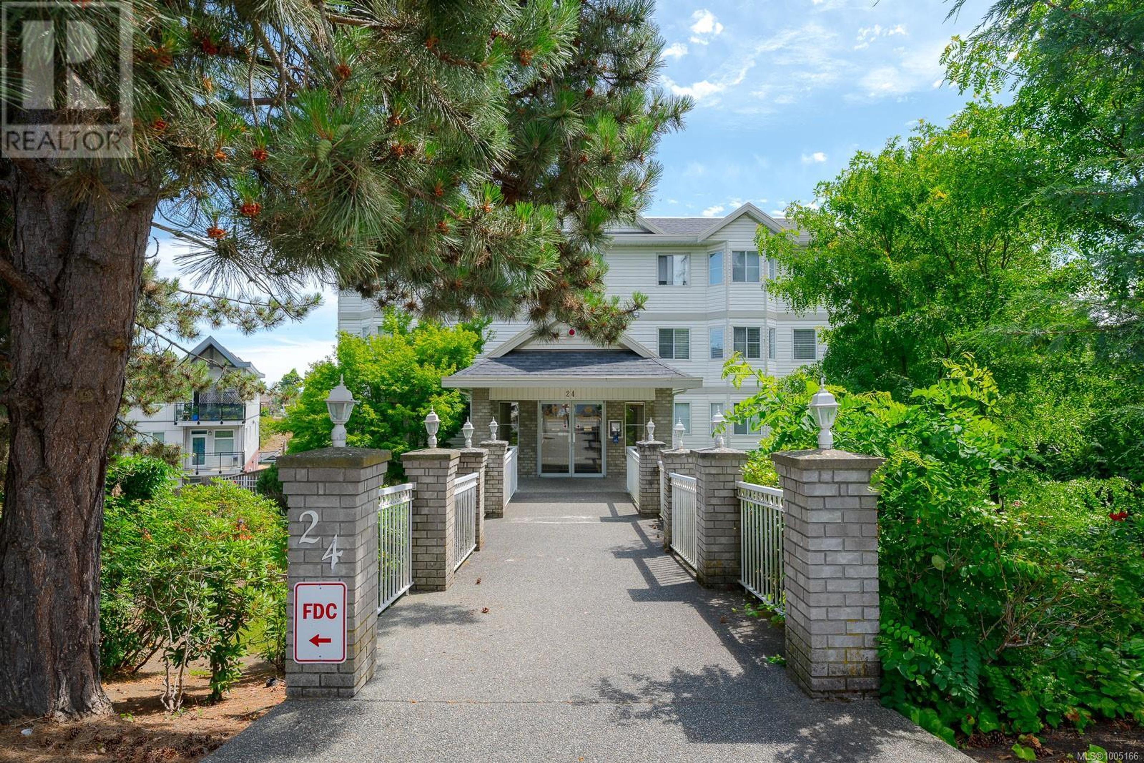 24 Prideaux St, Nanaimo - Exteriors - Photo 1