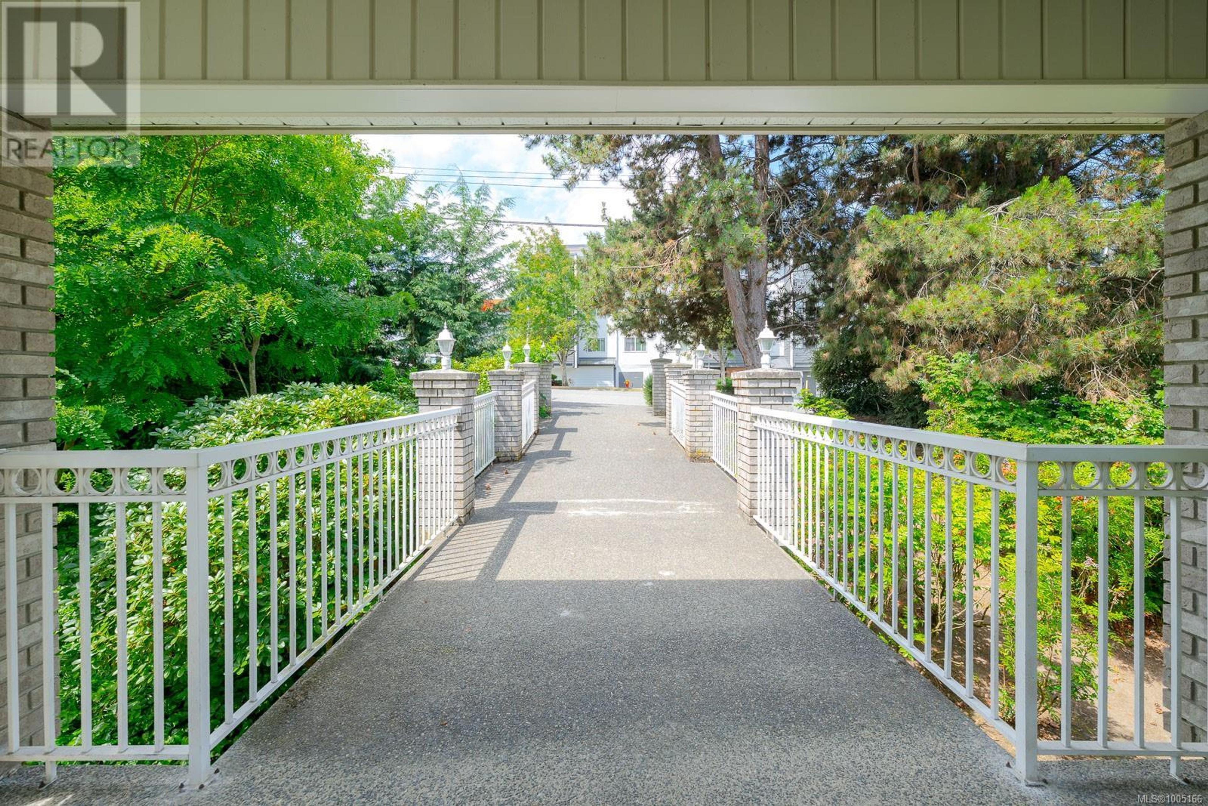 24 Prideaux St, Nanaimo - Exteriors - Photo 3