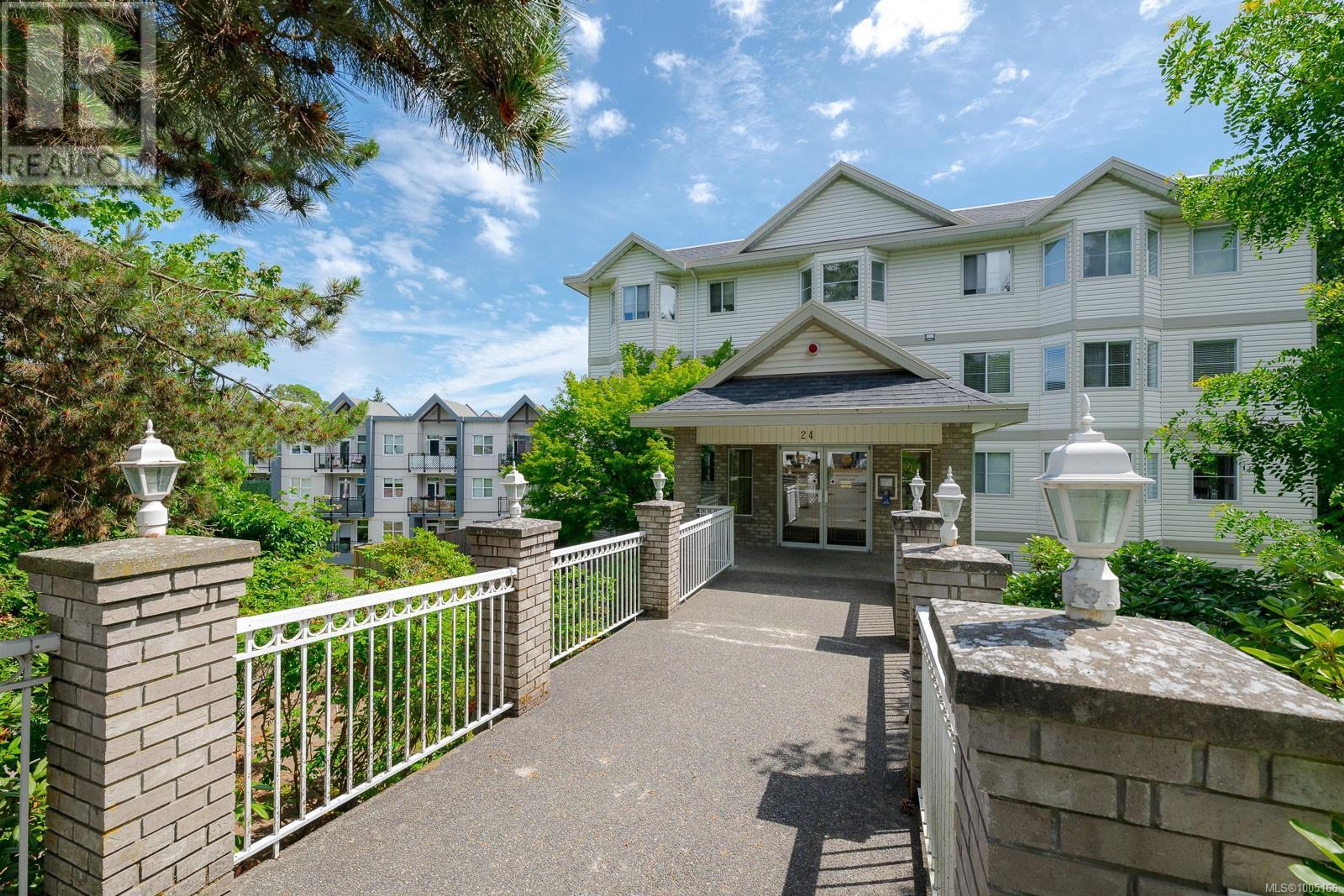 24 Prideaux St, Nanaimo - Exteriors - Full Complex View - Photo 4