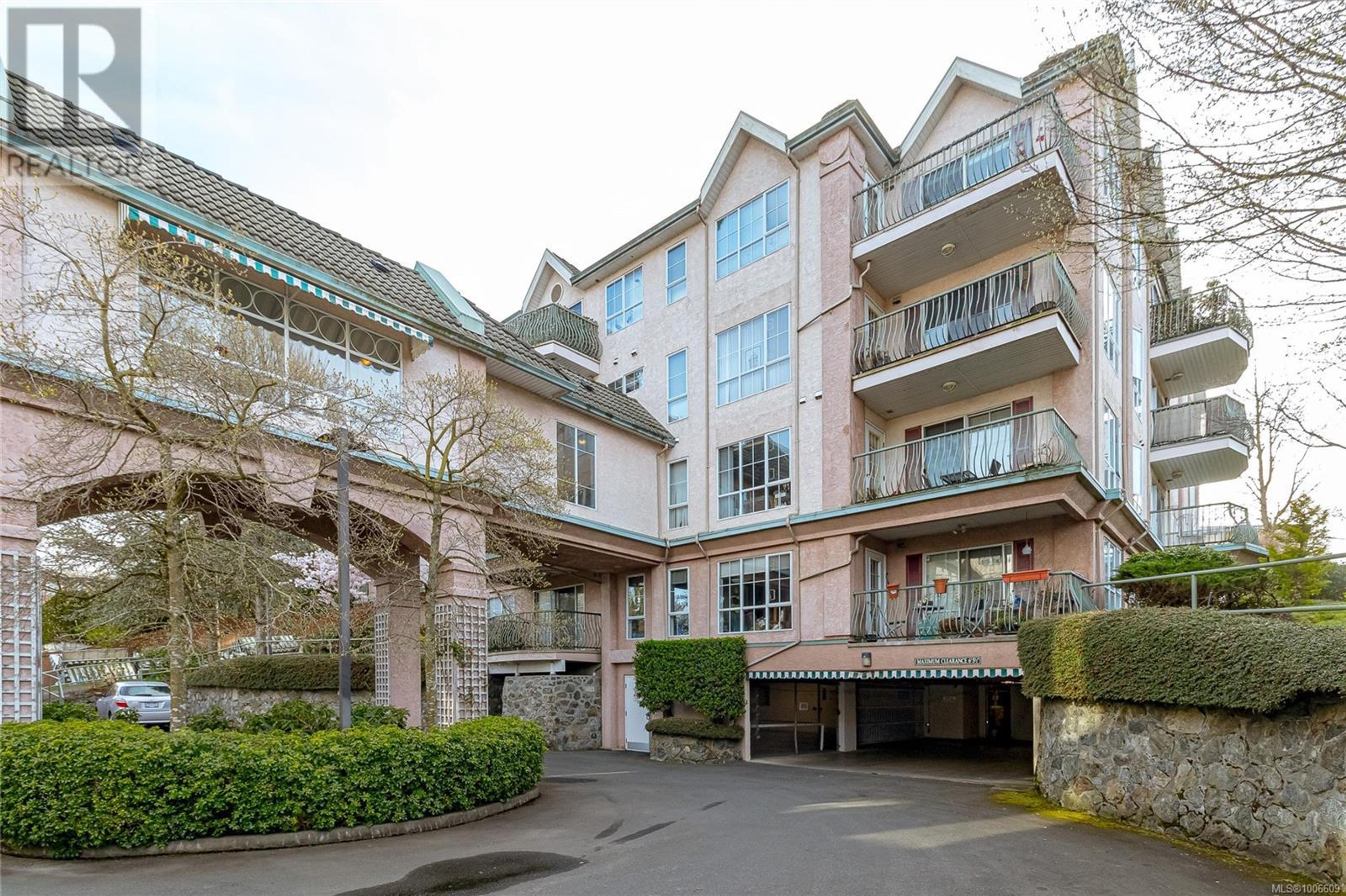 3133 Tillicum Rd, Saanich - Exteriors - Photo 3