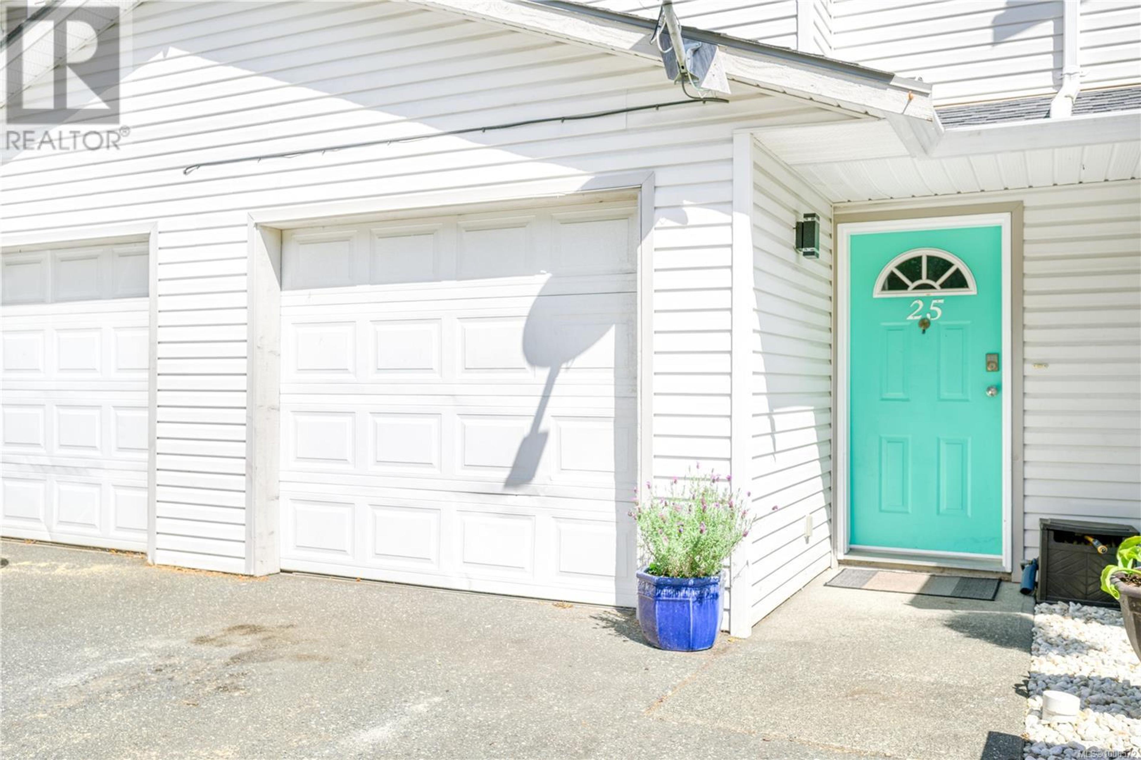 2697 Mine Rd, Port McNeill - Exteriors - Photo 3