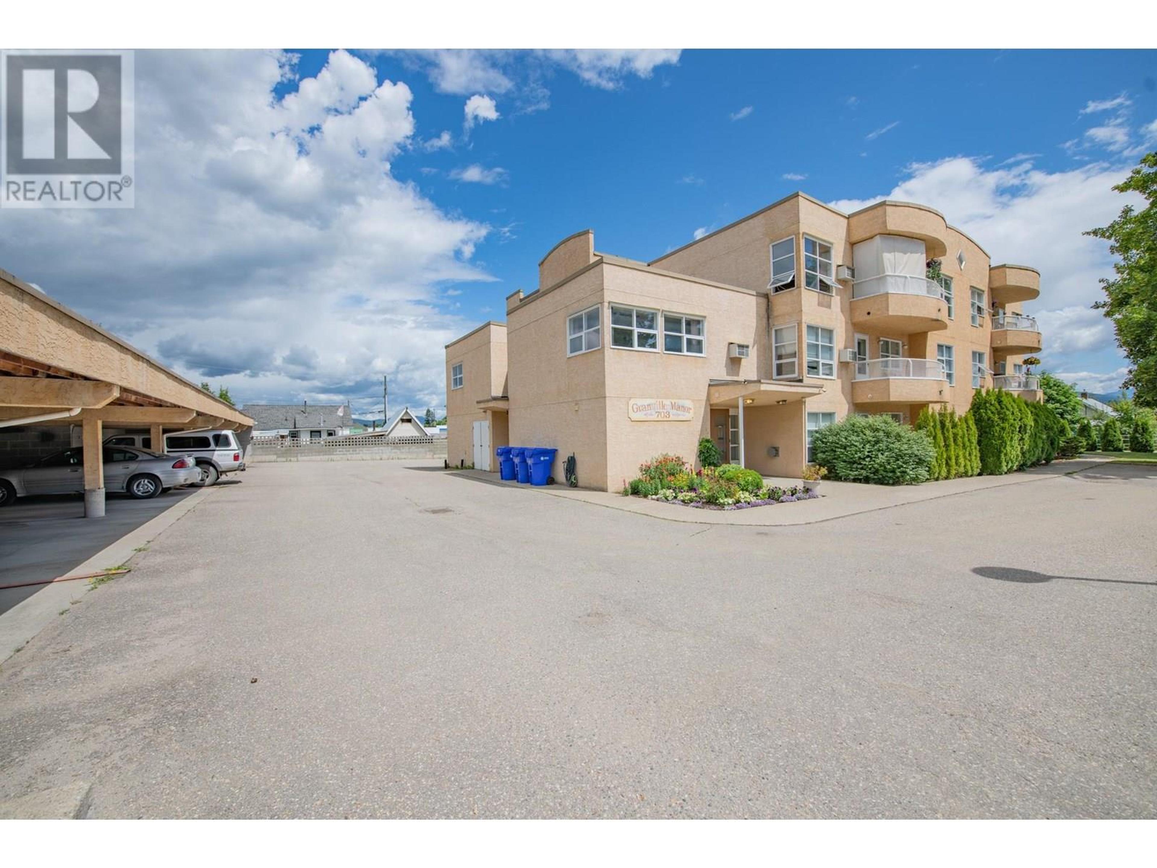 703 Granville Avenue, Enderby - Exteriors - Photo 2