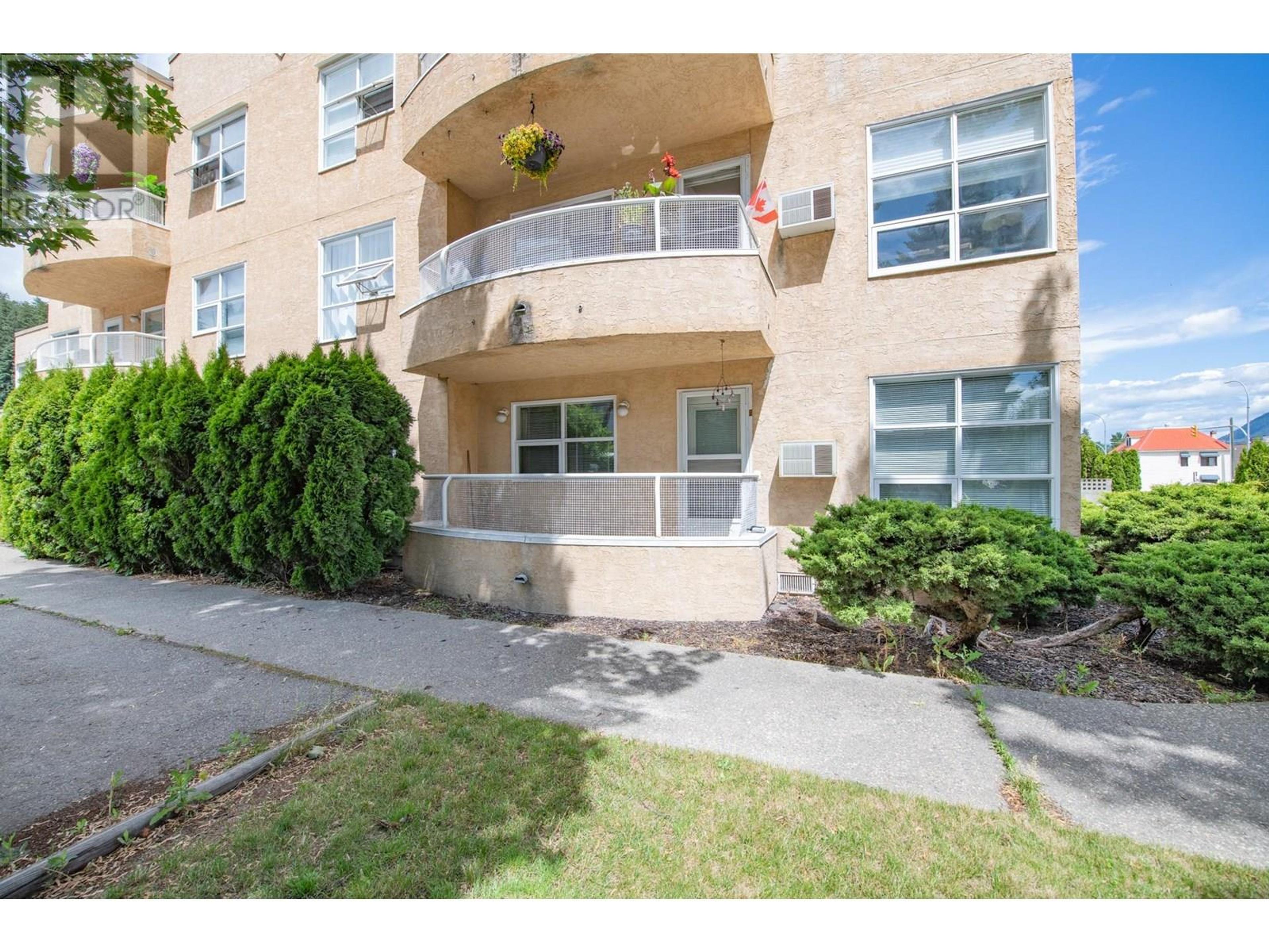 703 Granville Avenue, Enderby - Exteriors - Photo 6