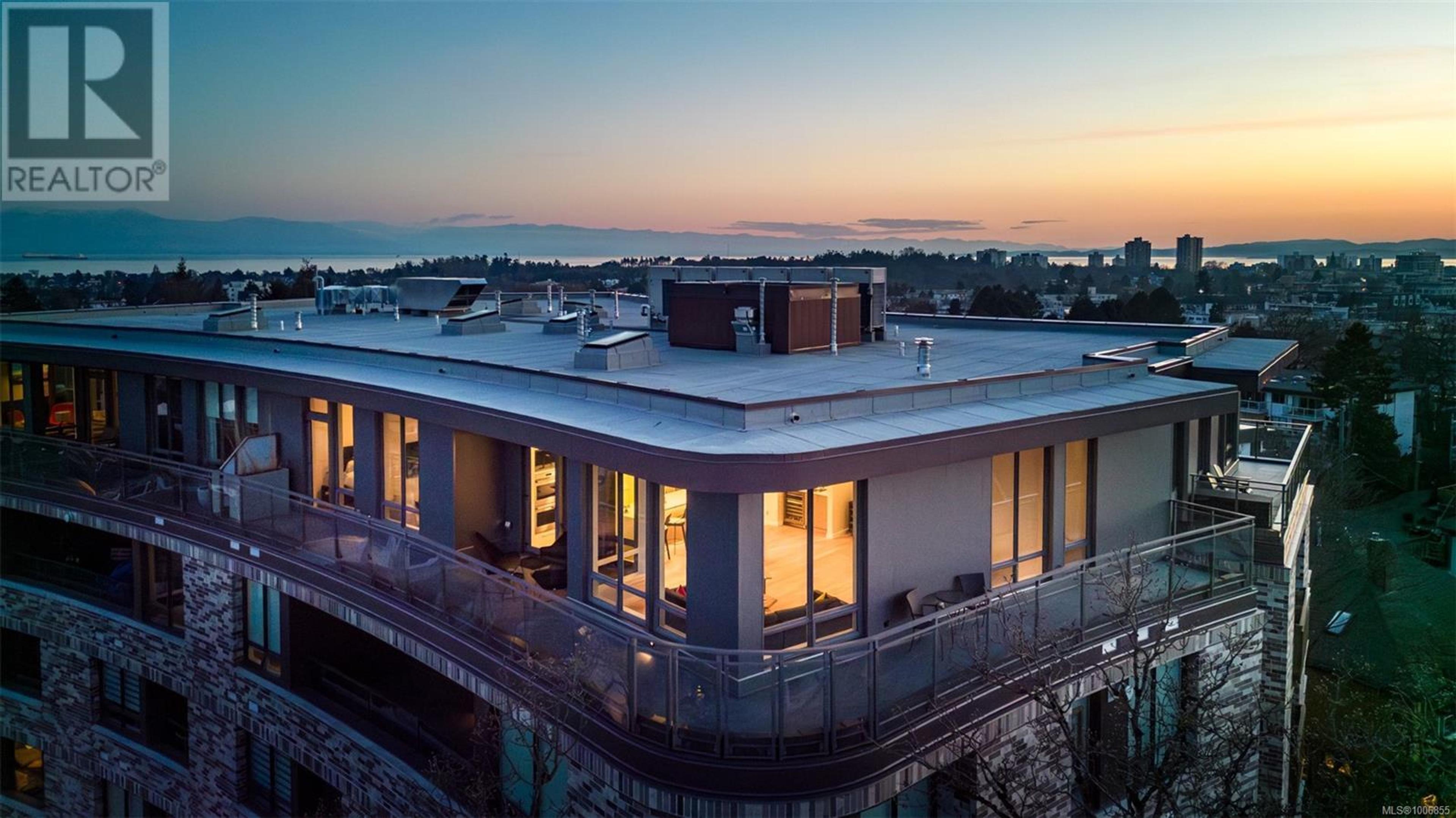 1201 Fort St, Victoria - Exteriors - Drone/Aerial View - Photo 1