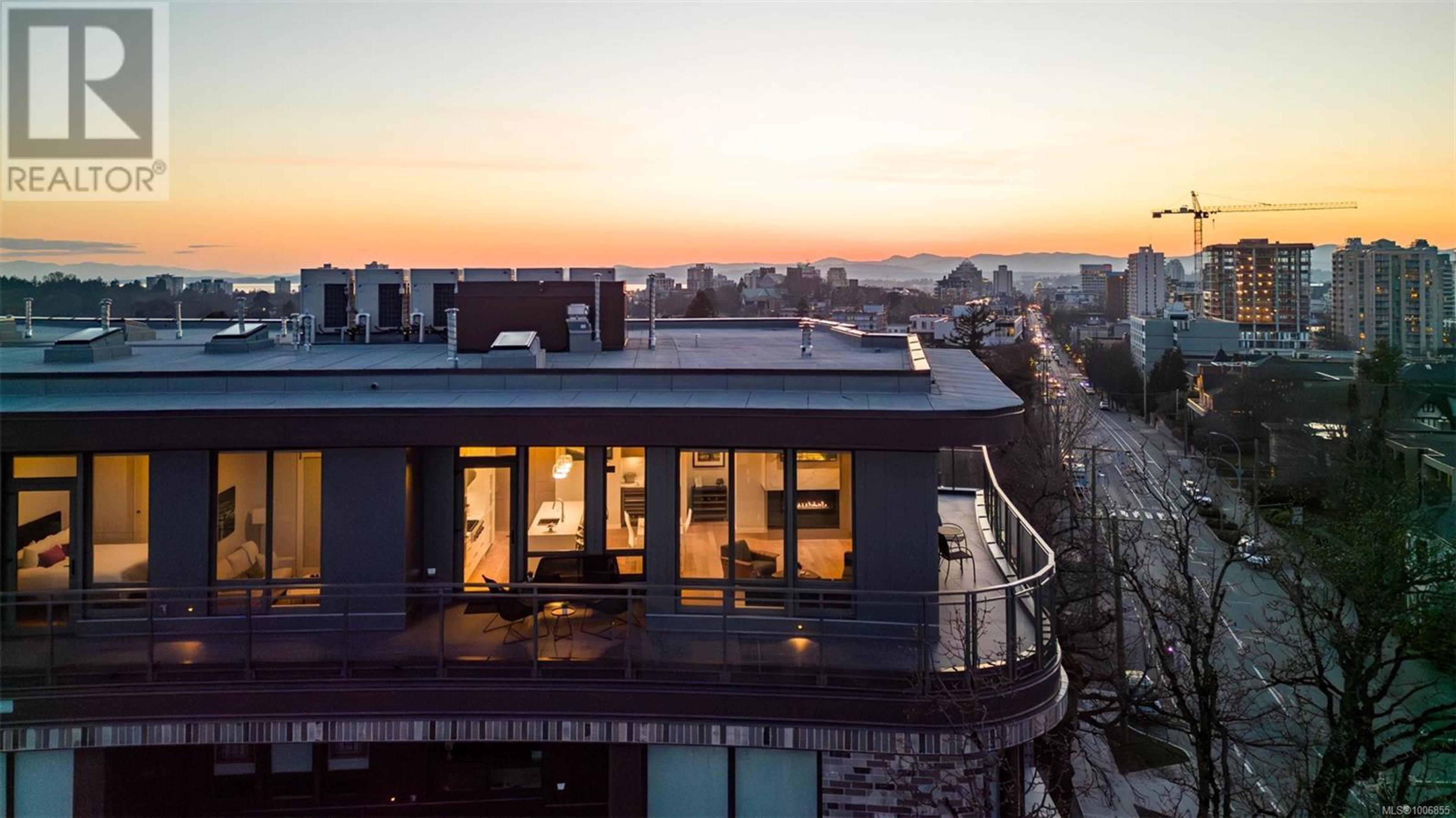 1201 Fort St, Victoria - Exteriors - Drone/Aerial View - Photo 2