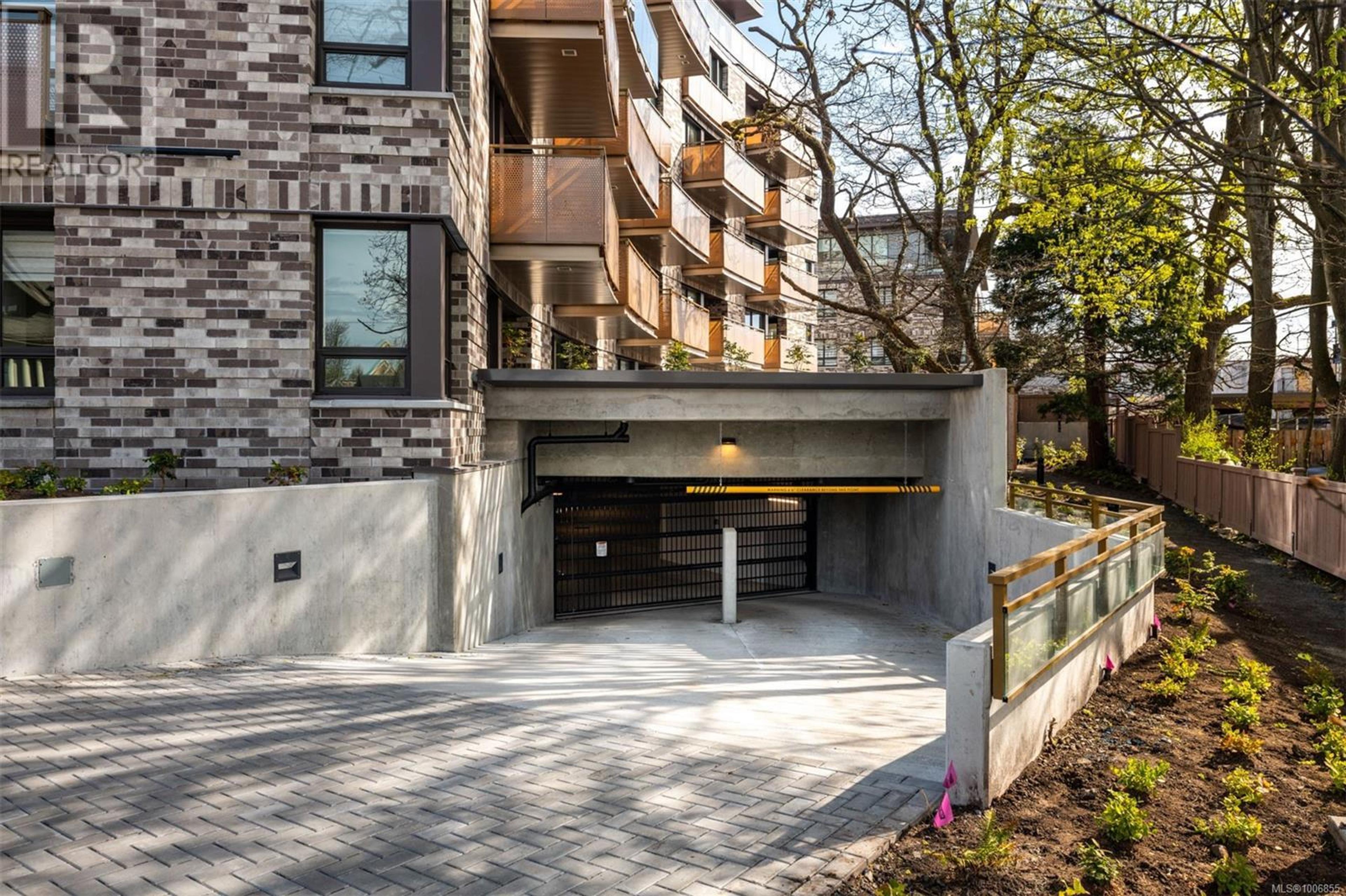 1201 Fort St, Victoria - Exteriors - Photo 4