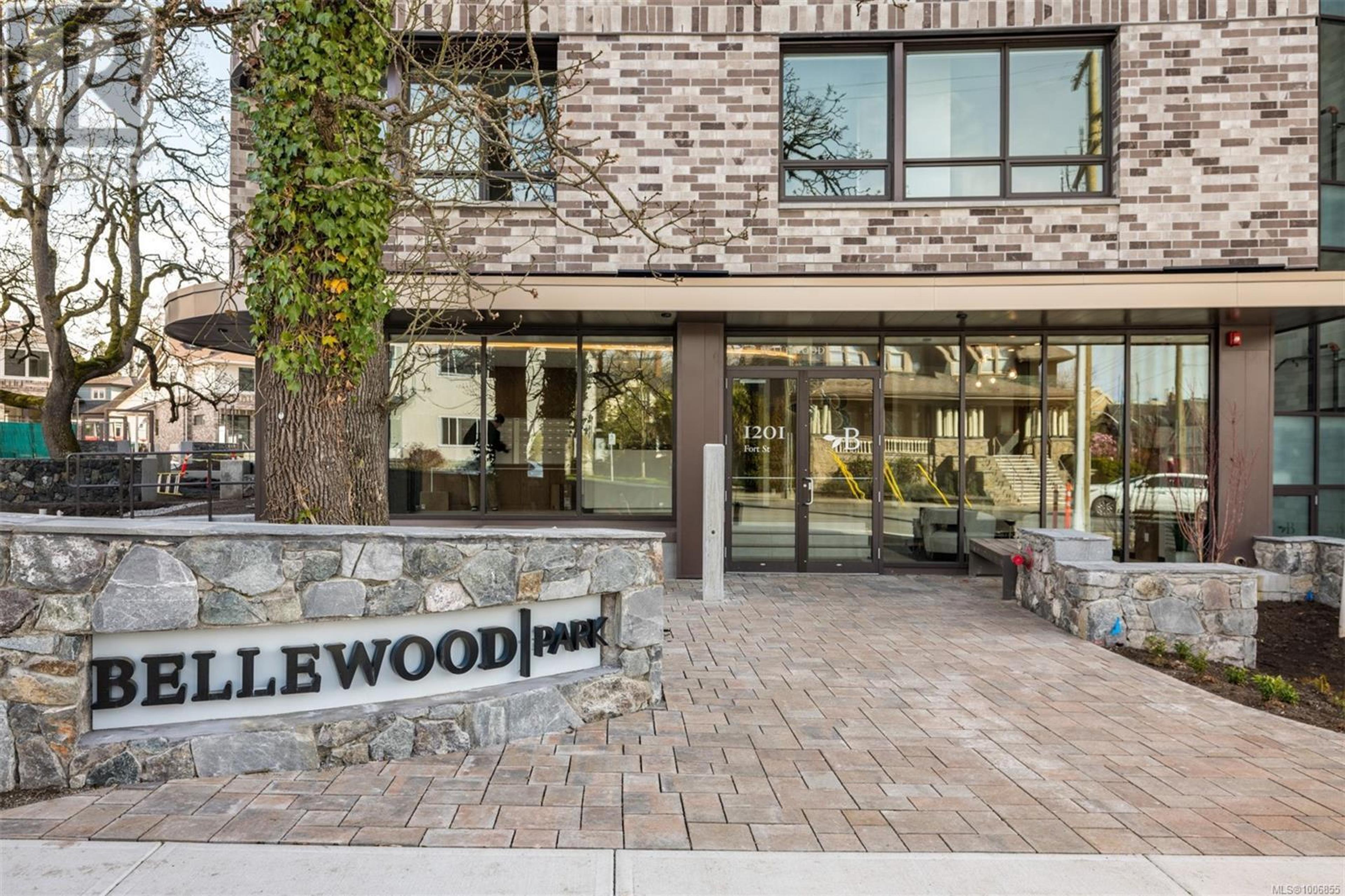 1201 Fort St, Victoria - Exteriors - Photo 5