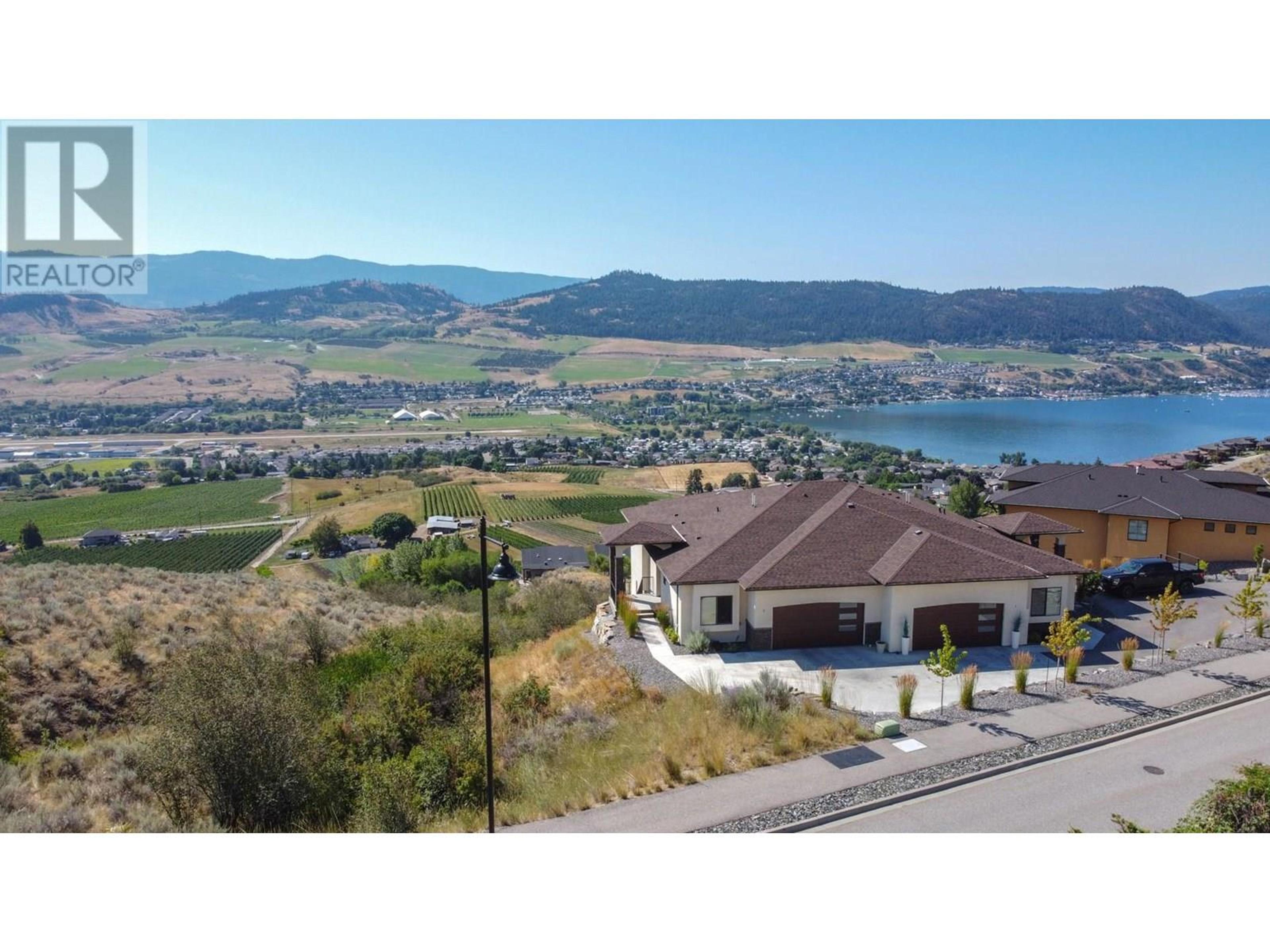 7716 Okanagan Hills Boulevard, Vernon - Exteriors - Drone/Aerial View - Photo 4