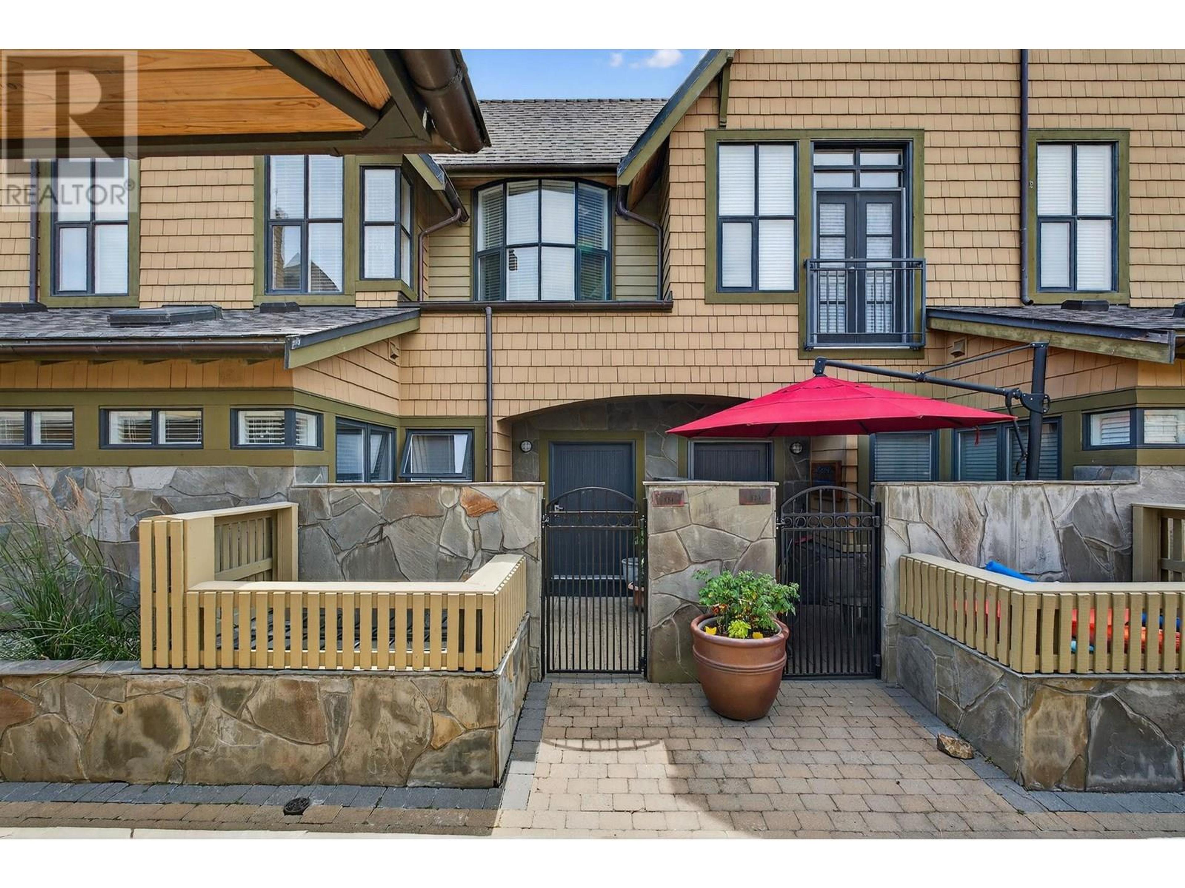 3880 Truswell Road, Kelowna - Exteriors - Photo 3