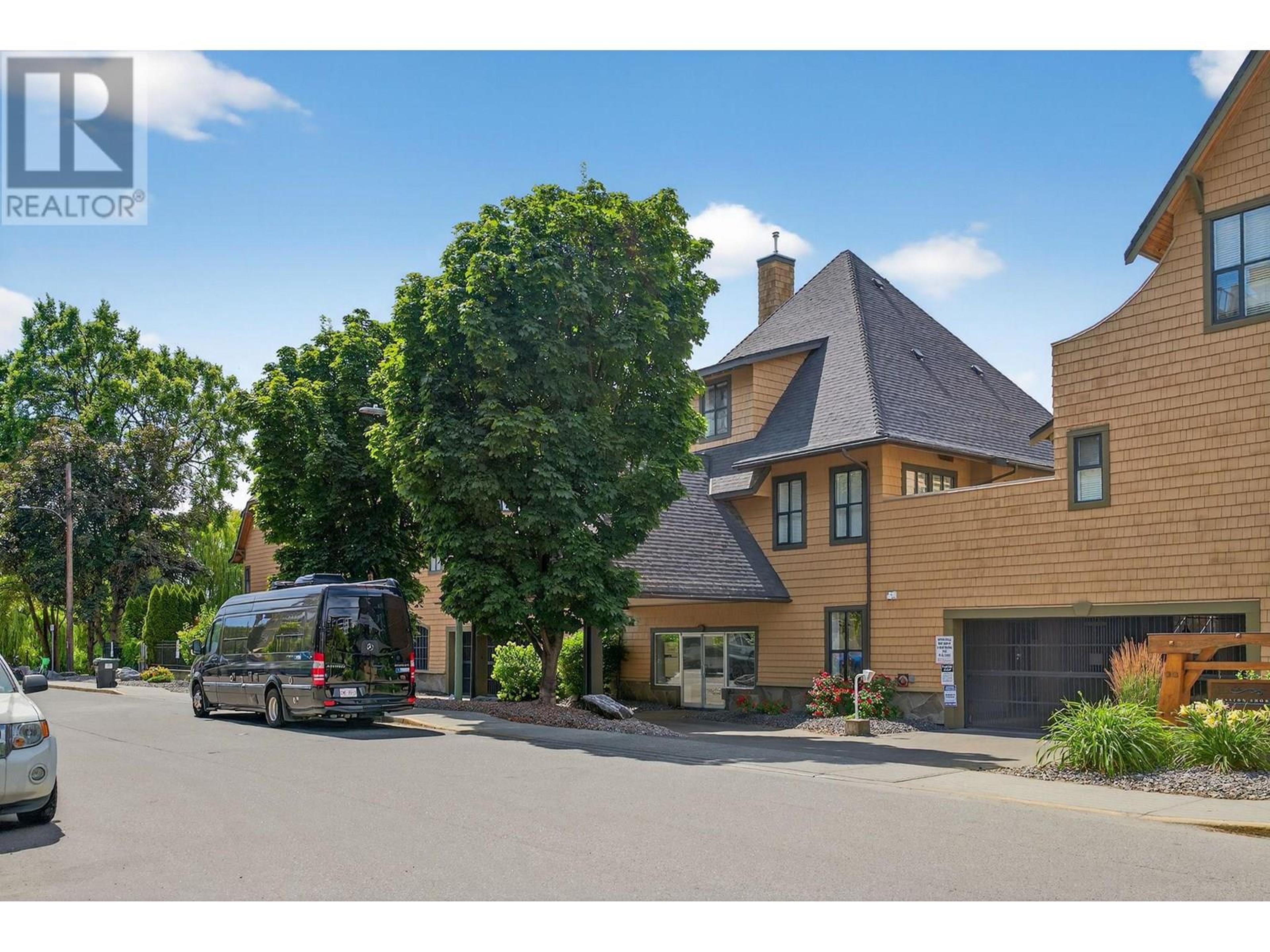 3880 Truswell Road, Kelowna - Exteriors - Full Complex View - Photo 6