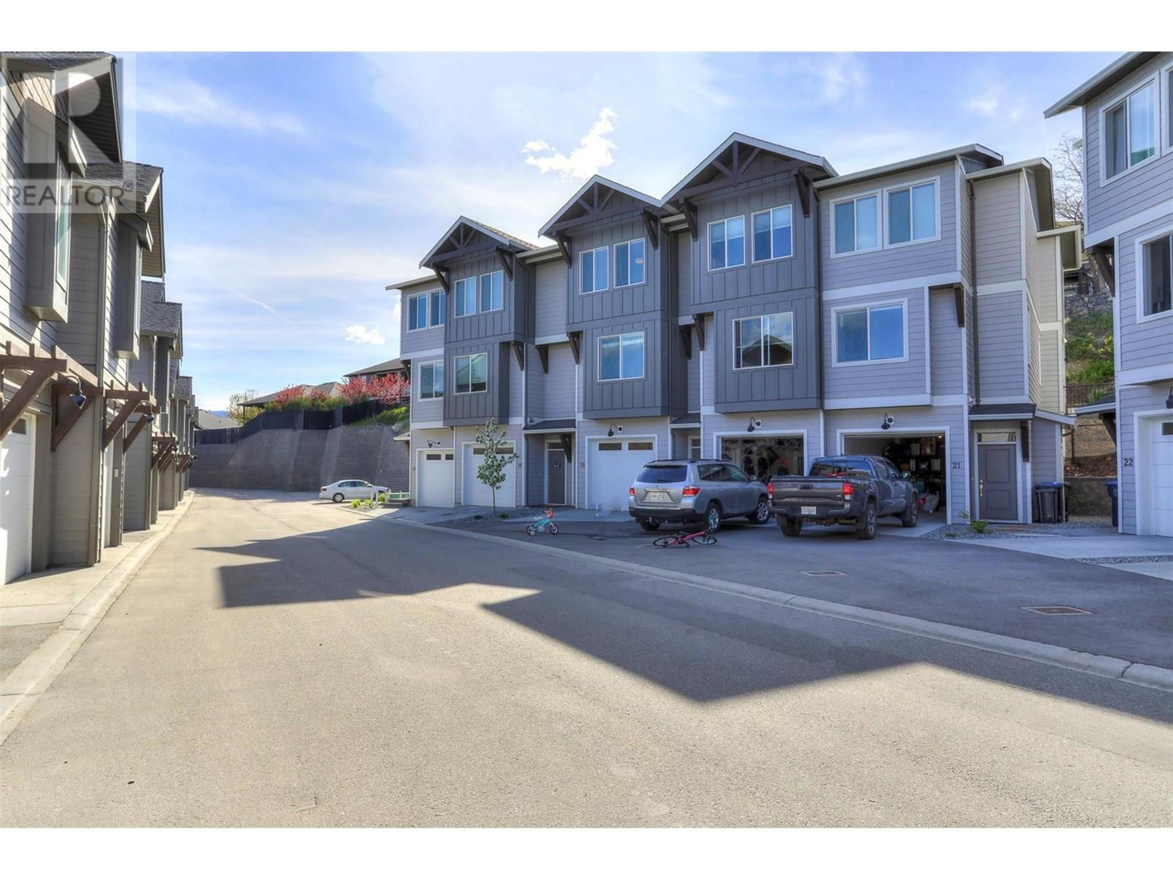 12840 Stillwater Court, Lake Country - Exteriors - Full Complex View - Photo 6