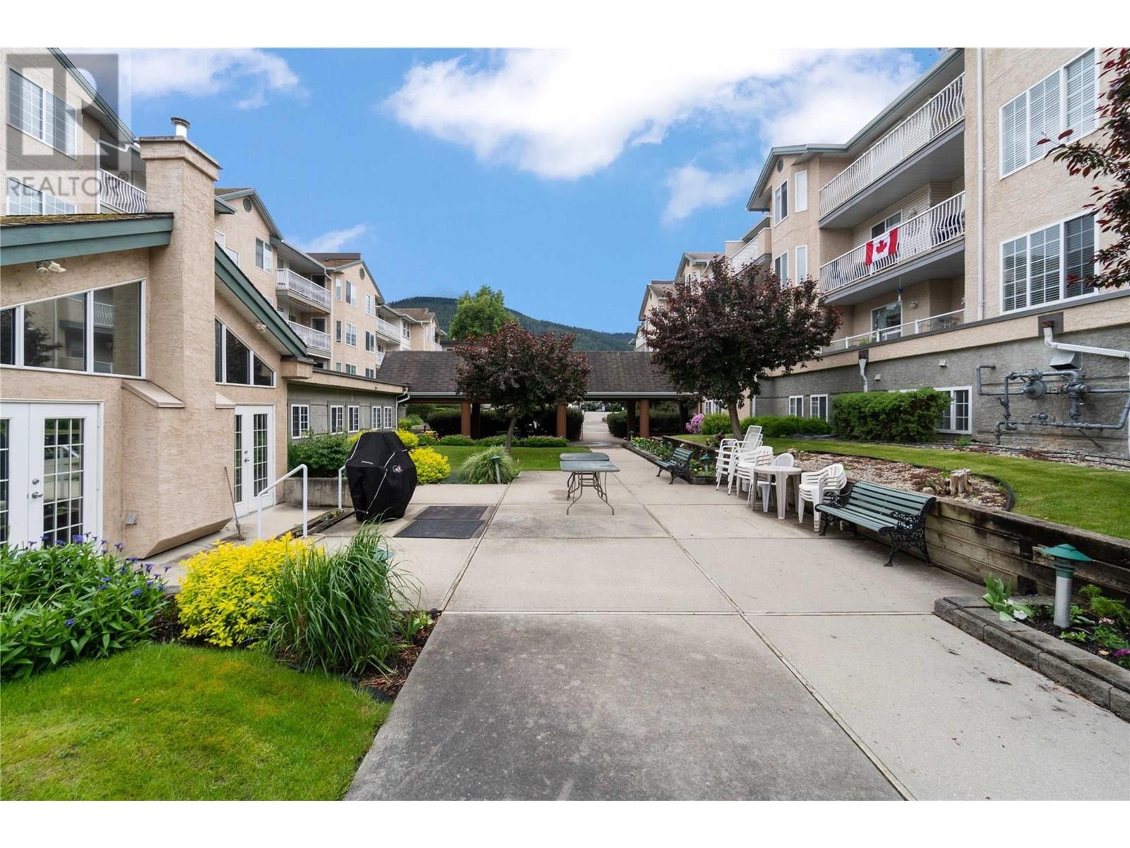 250 5 Street SE, Salmon Arm - Exteriors - Full Complex View - Photo 12