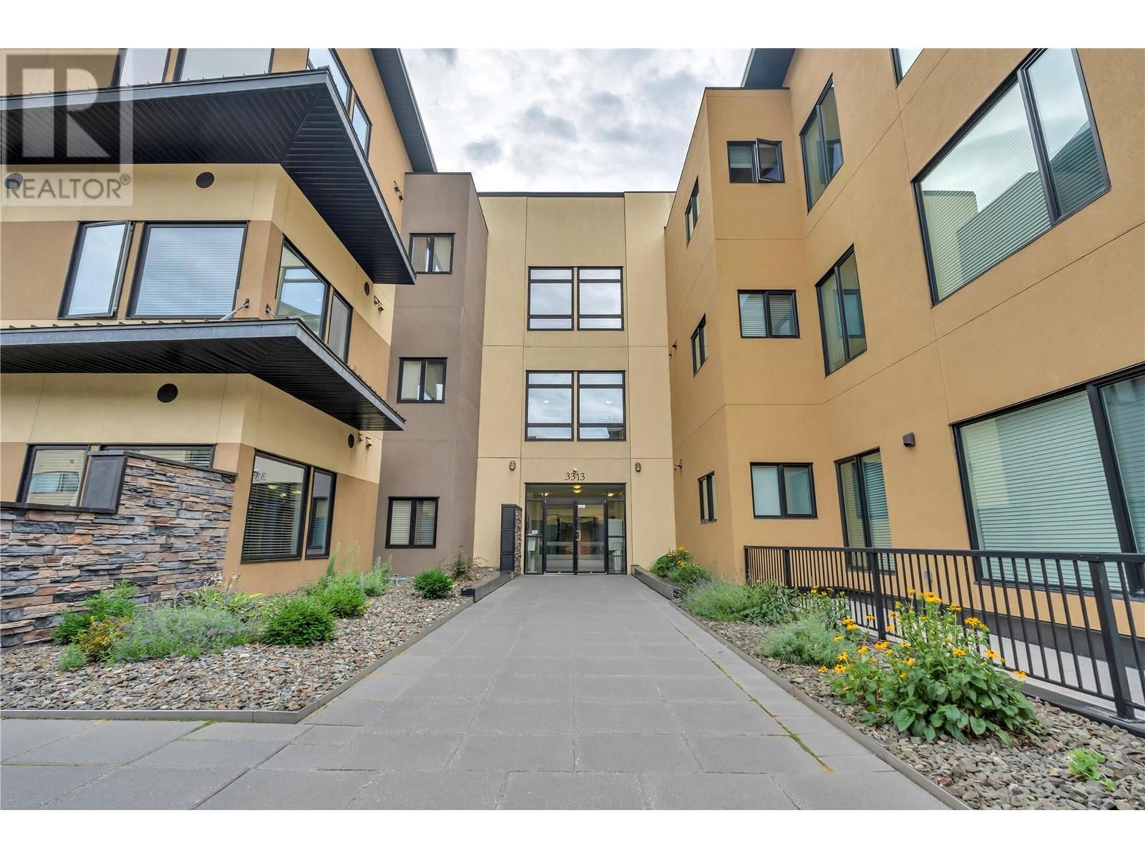 3313 Wilson Street, Penticton - Exteriors - Photo 4