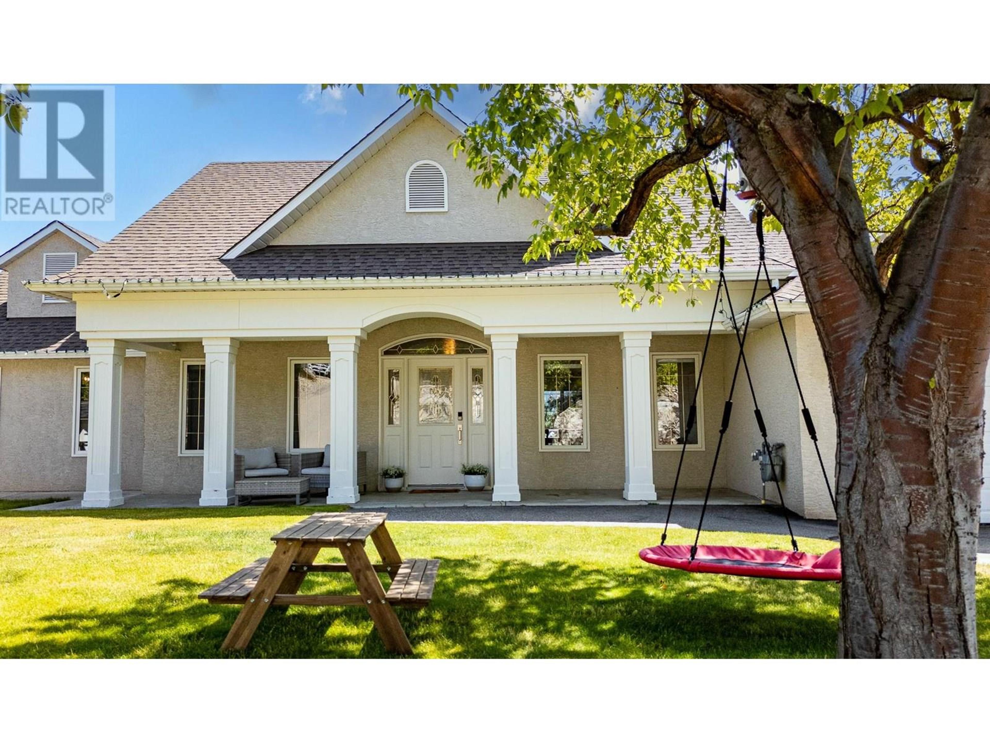 2455 Westwood Drive, Penticton - Exteriors - Photo 2