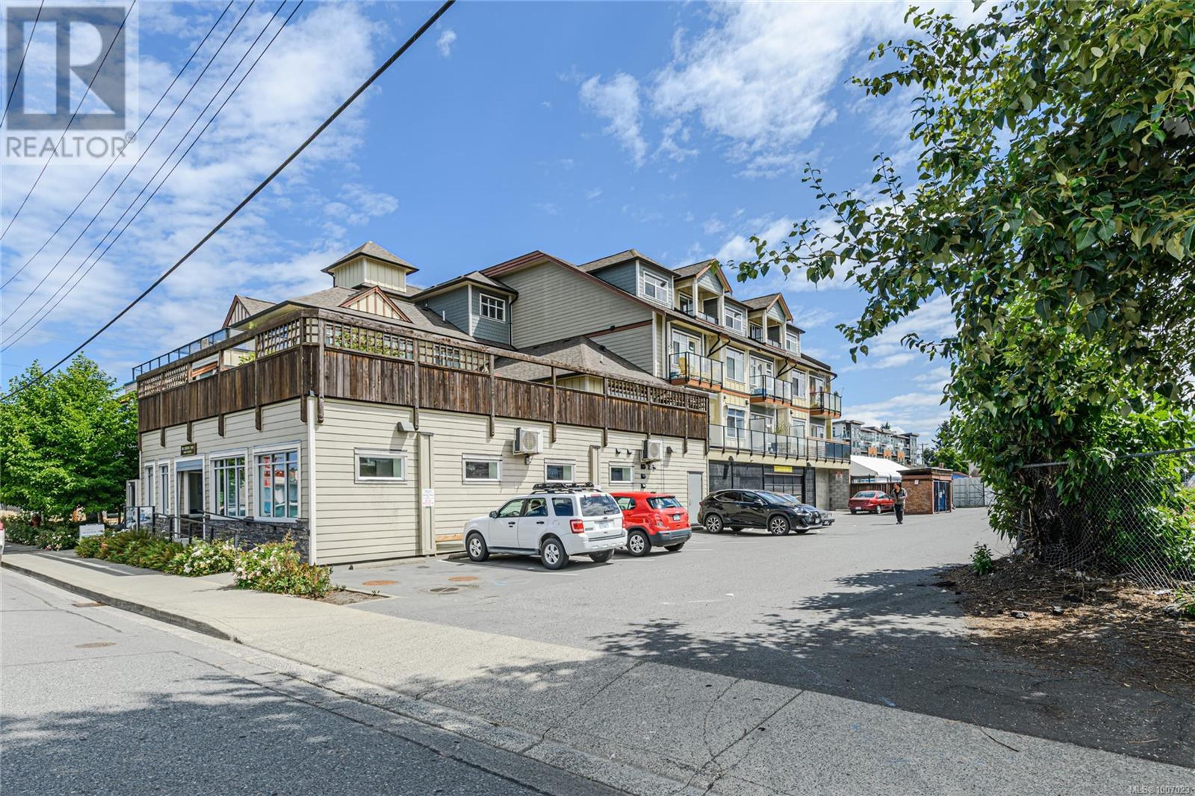 5822 Garden St, Duncan - Exteriors - Full Complex View - Photo 3