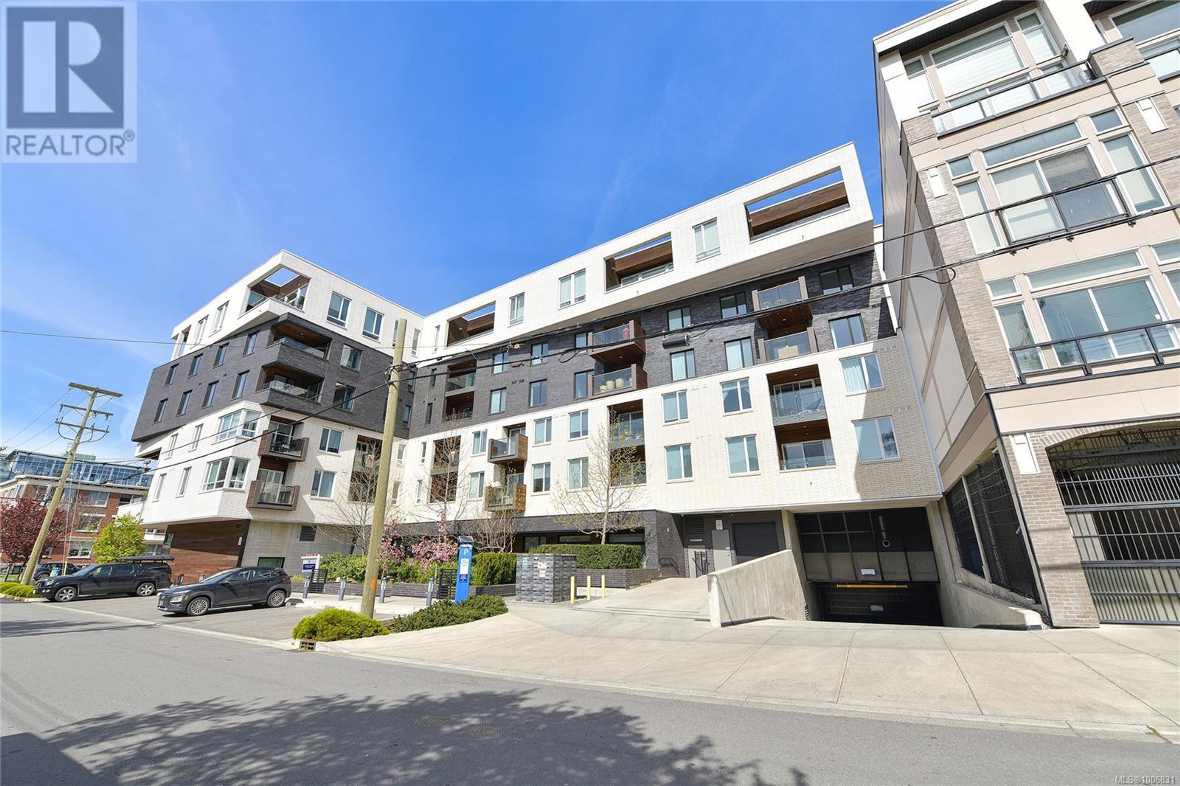 1033 Cook St, Victoria - Exteriors - Photo 3