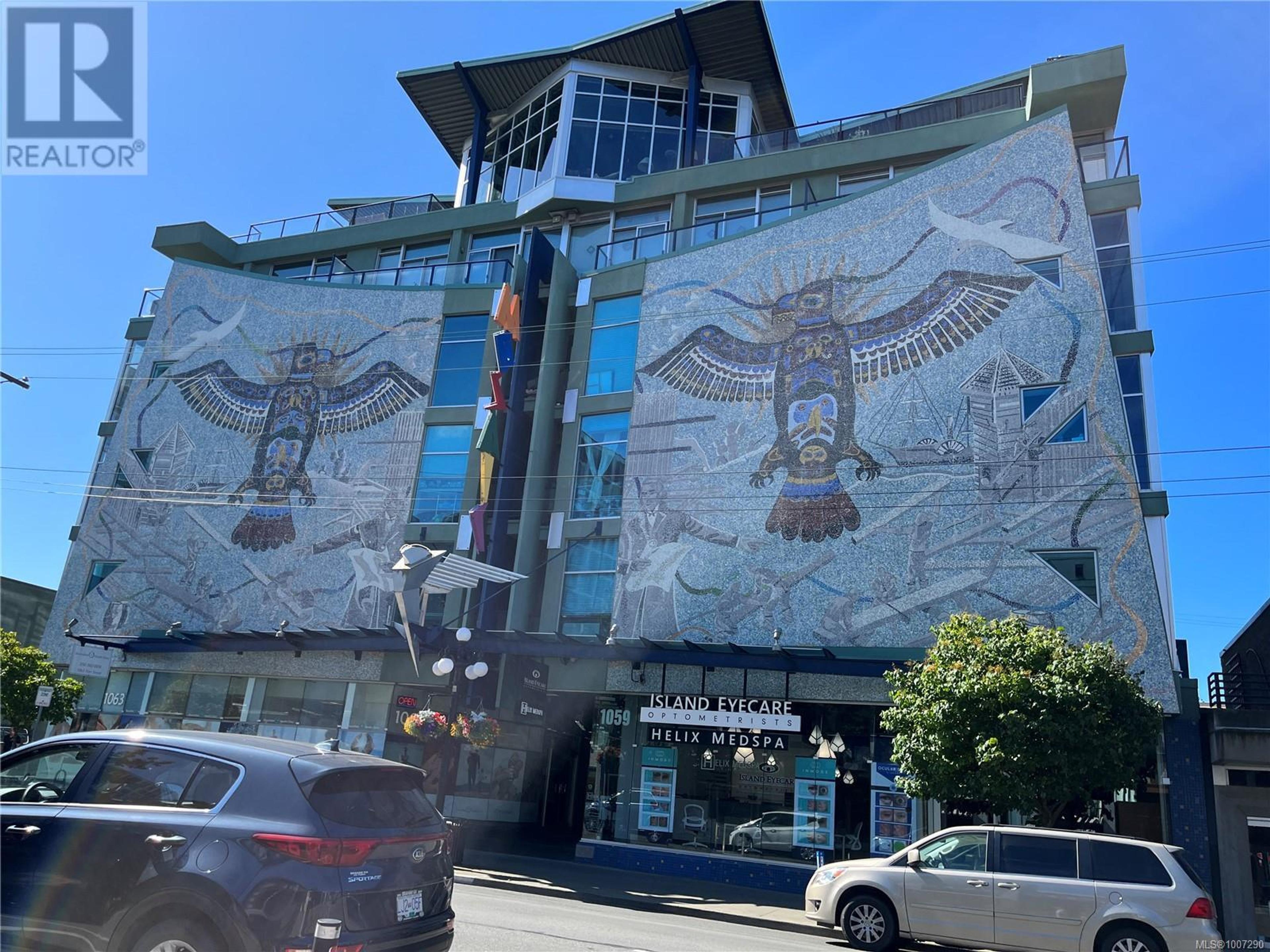 1061 Fort St, Victoria - Exteriors - Photo 2