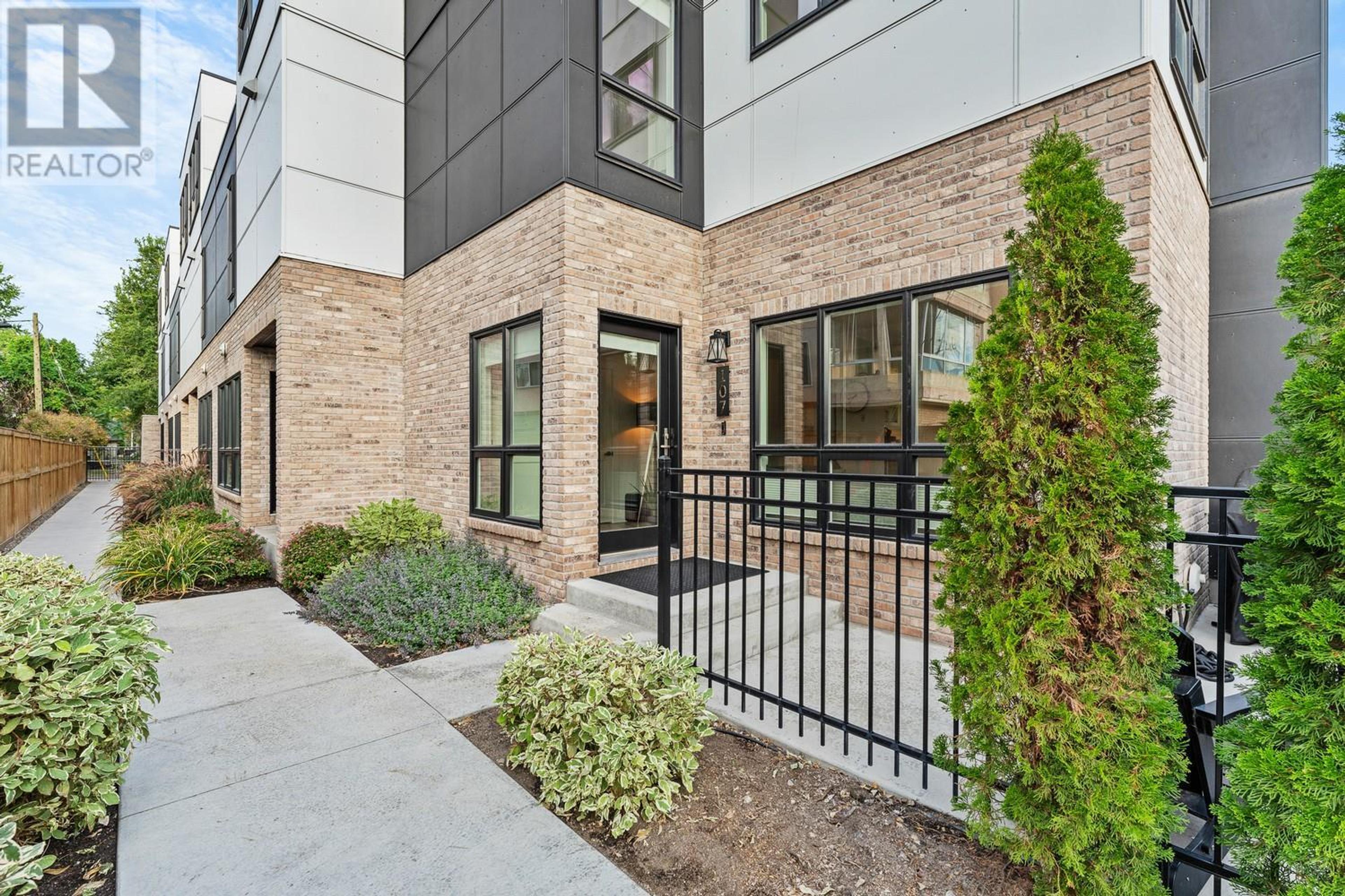 1308 Richter Street, Kelowna - Exteriors - Photo 9