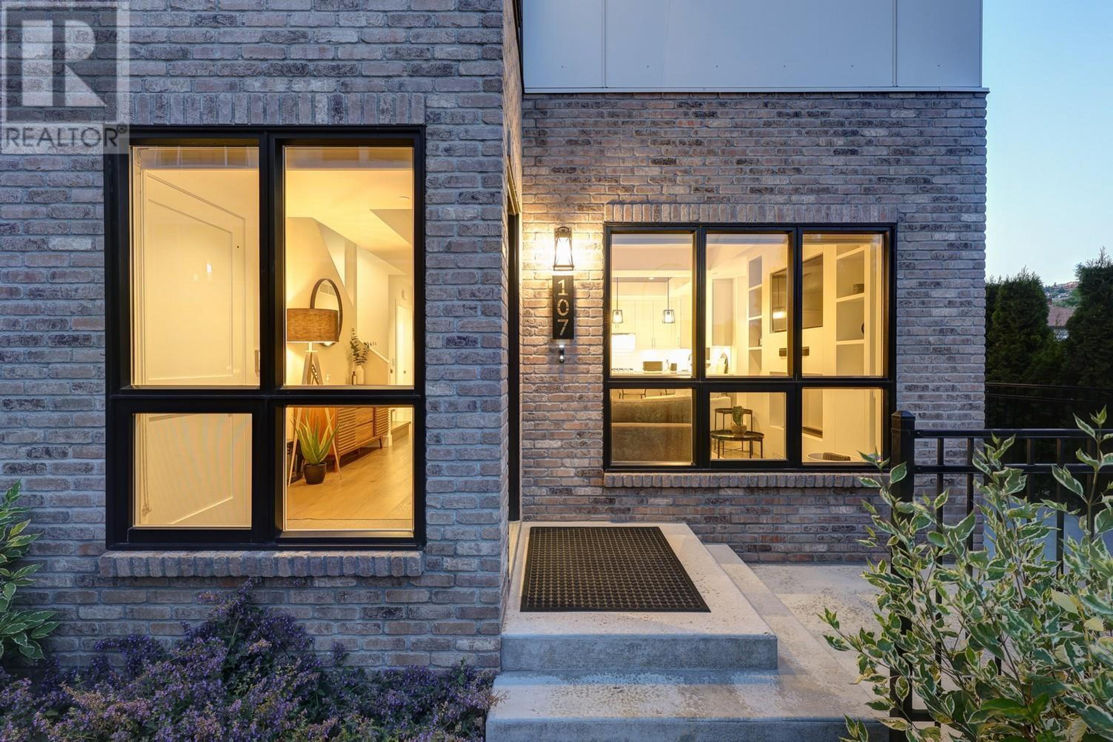 1308 Richter Street, Kelowna - Exteriors - Photo 11