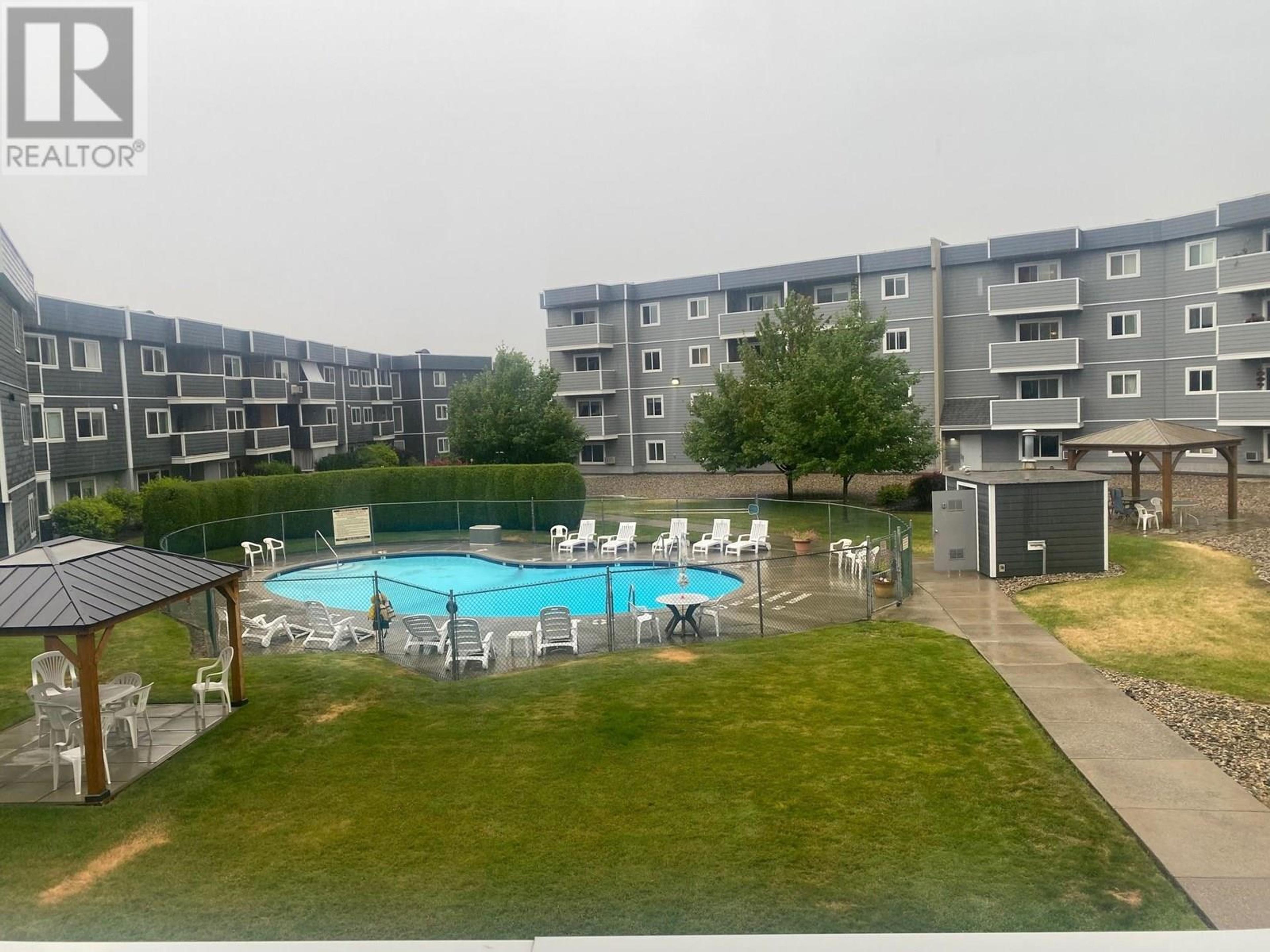 495 All Star Court, Kelowna - Outdoor Amenities - Outdoor Pool - Photo 2