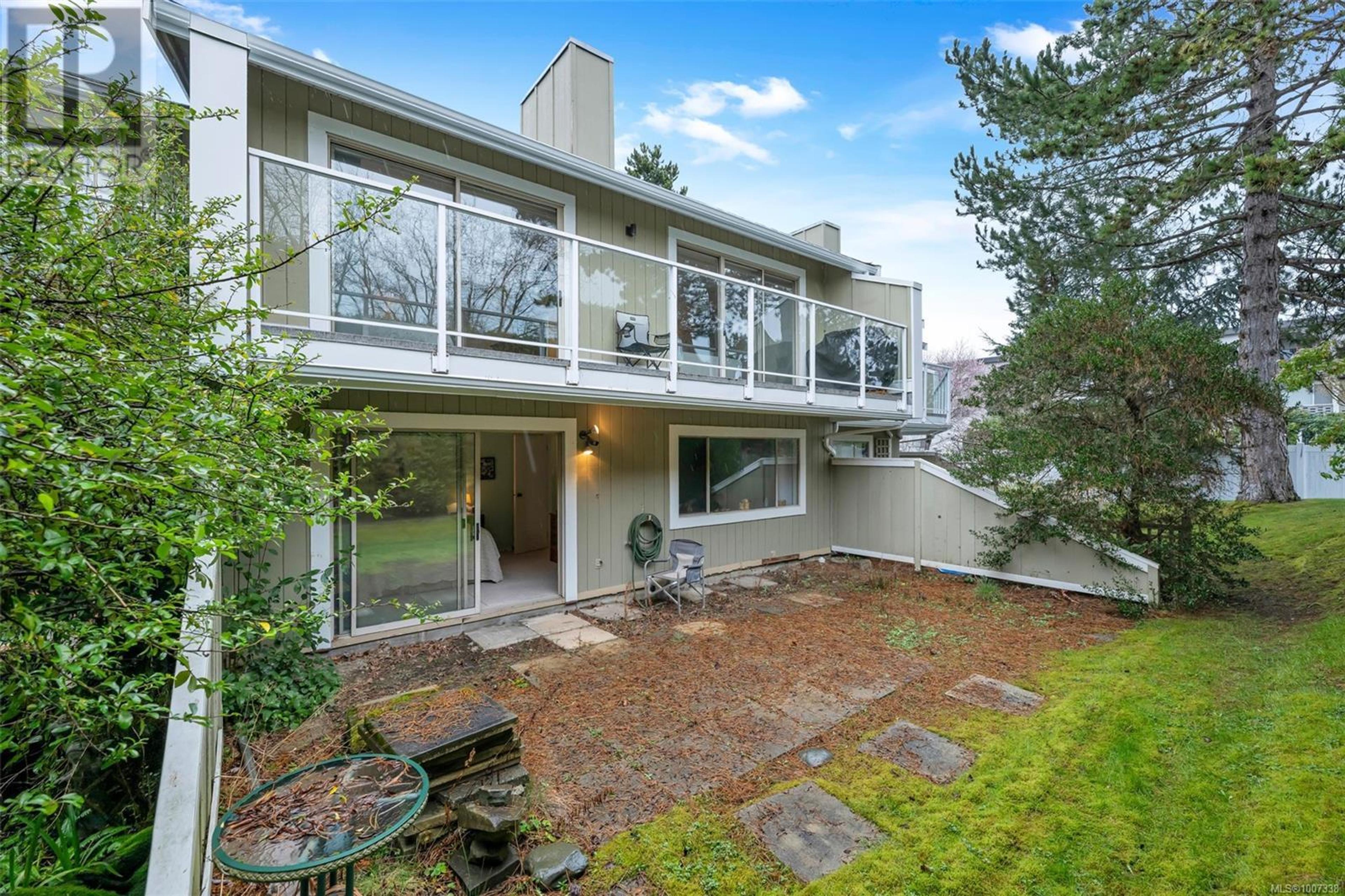 2020 White Birch Rd, Sidney - Exteriors - Photo 2