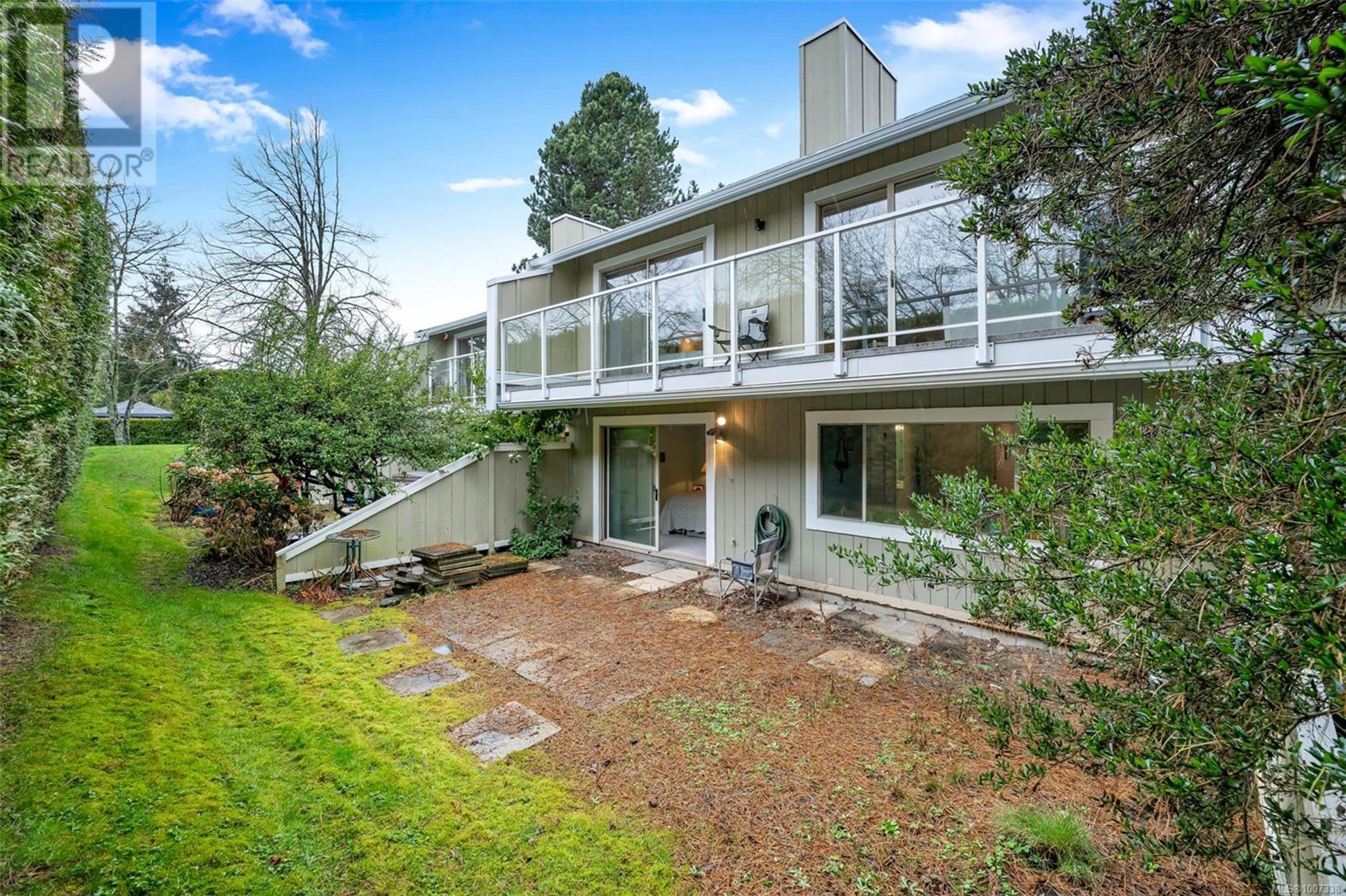 2020 White Birch Rd, Sidney - Exteriors - Photo 3