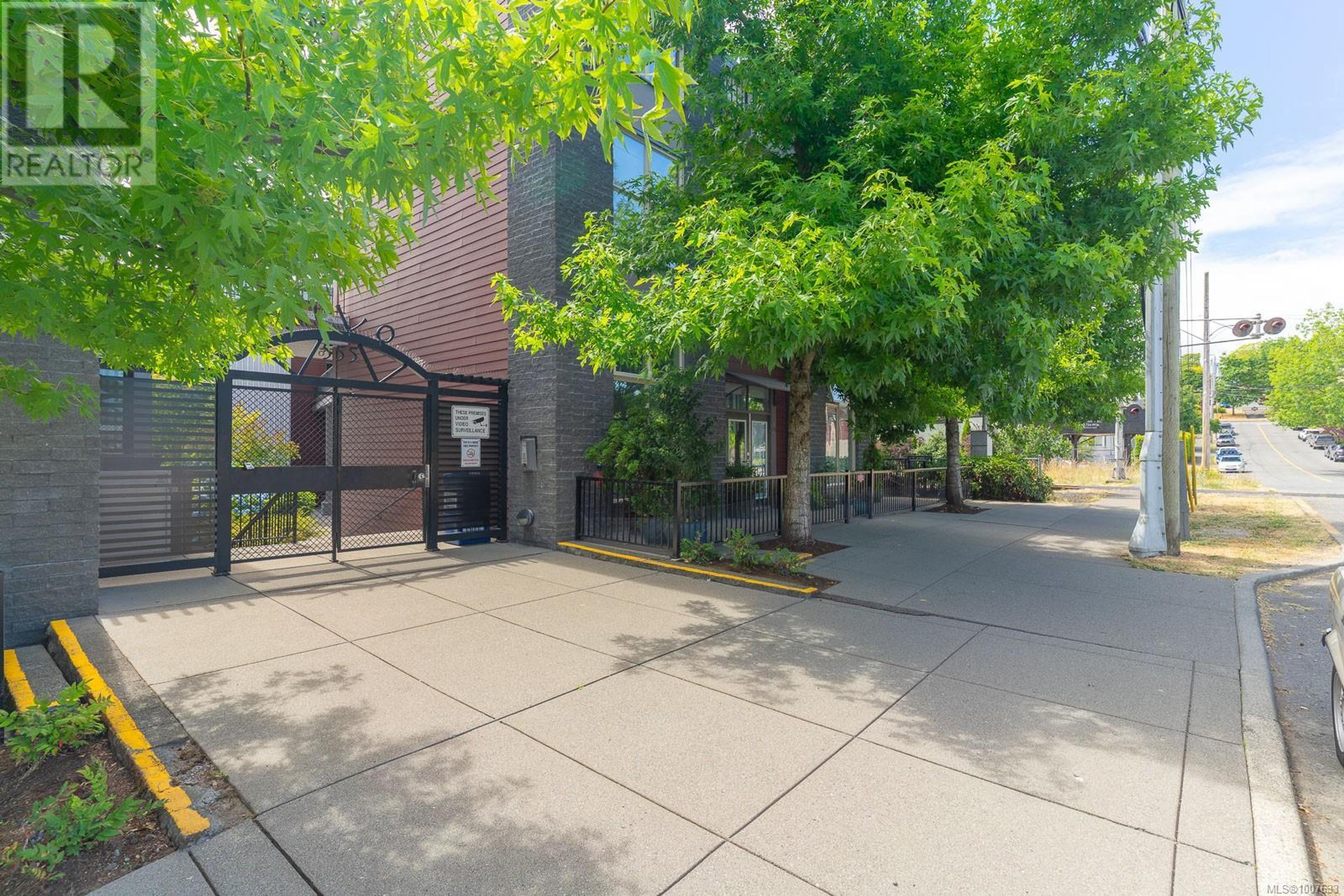 555 Franklyn St, Nanaimo - Exteriors - Photo 1