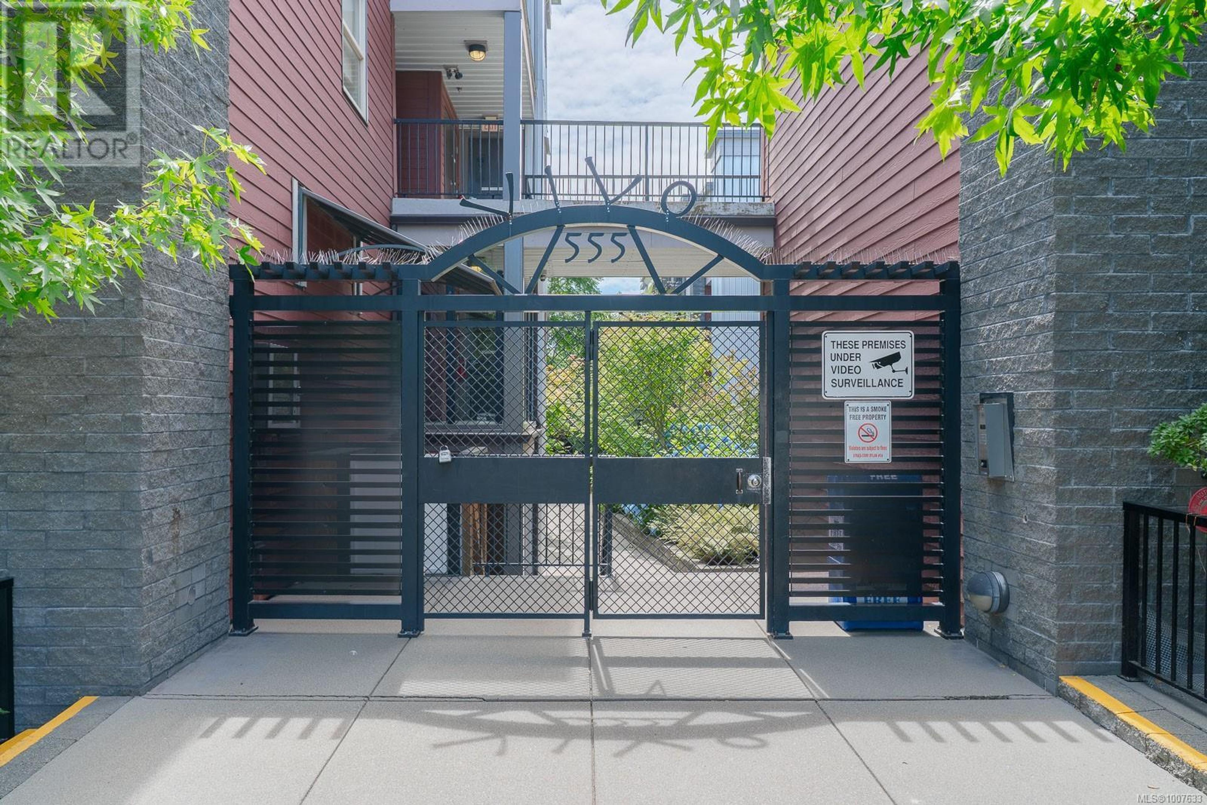 555 Franklyn St, Nanaimo - Exteriors - Photo 4