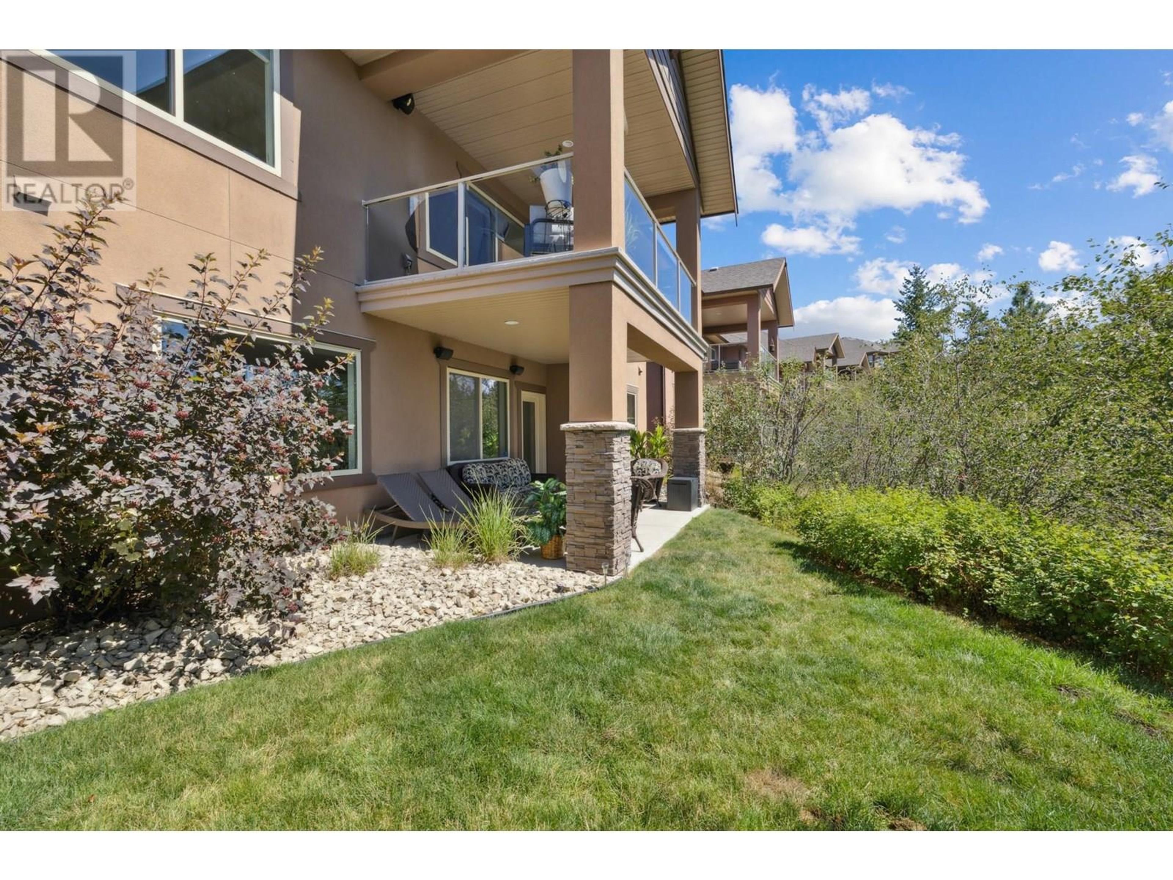 2450 Selkirk Drive, Kelowna - Exteriors - Photo 6
