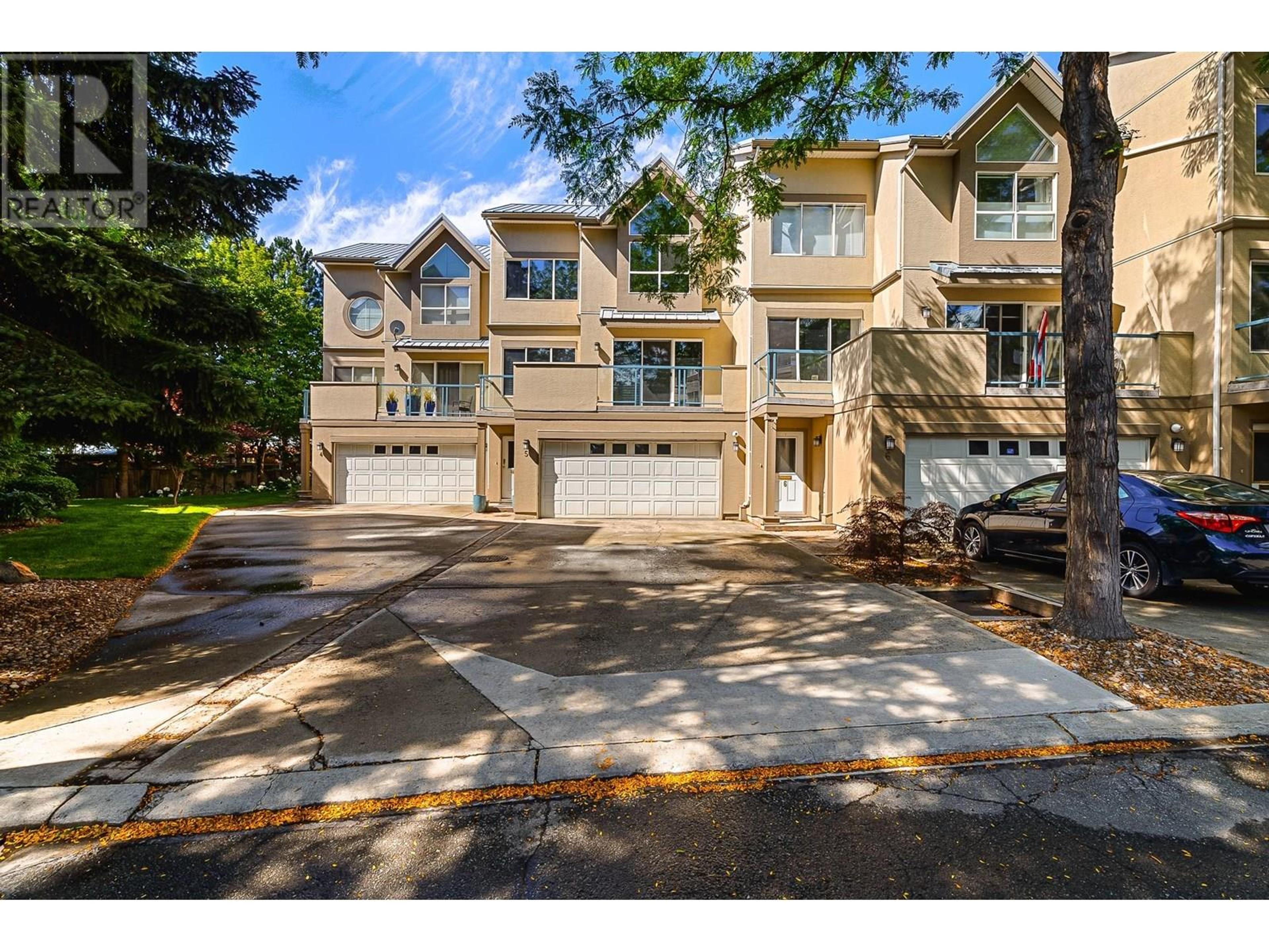 970 LORNE Street, Kamloops - Exteriors - Full Complex View - Photo 2