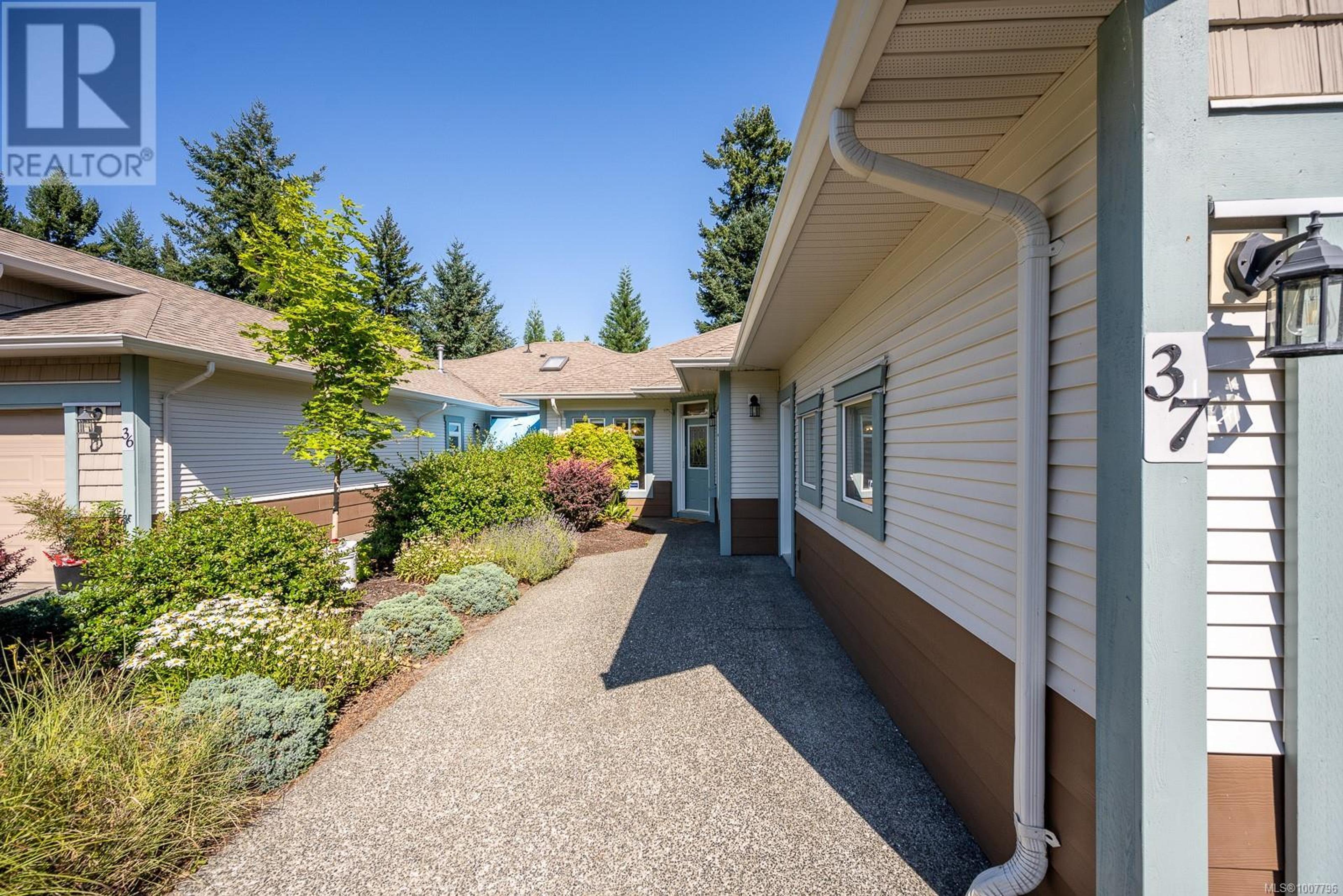 1220 Guthrie Rd, Comox - Exteriors - Photo 10