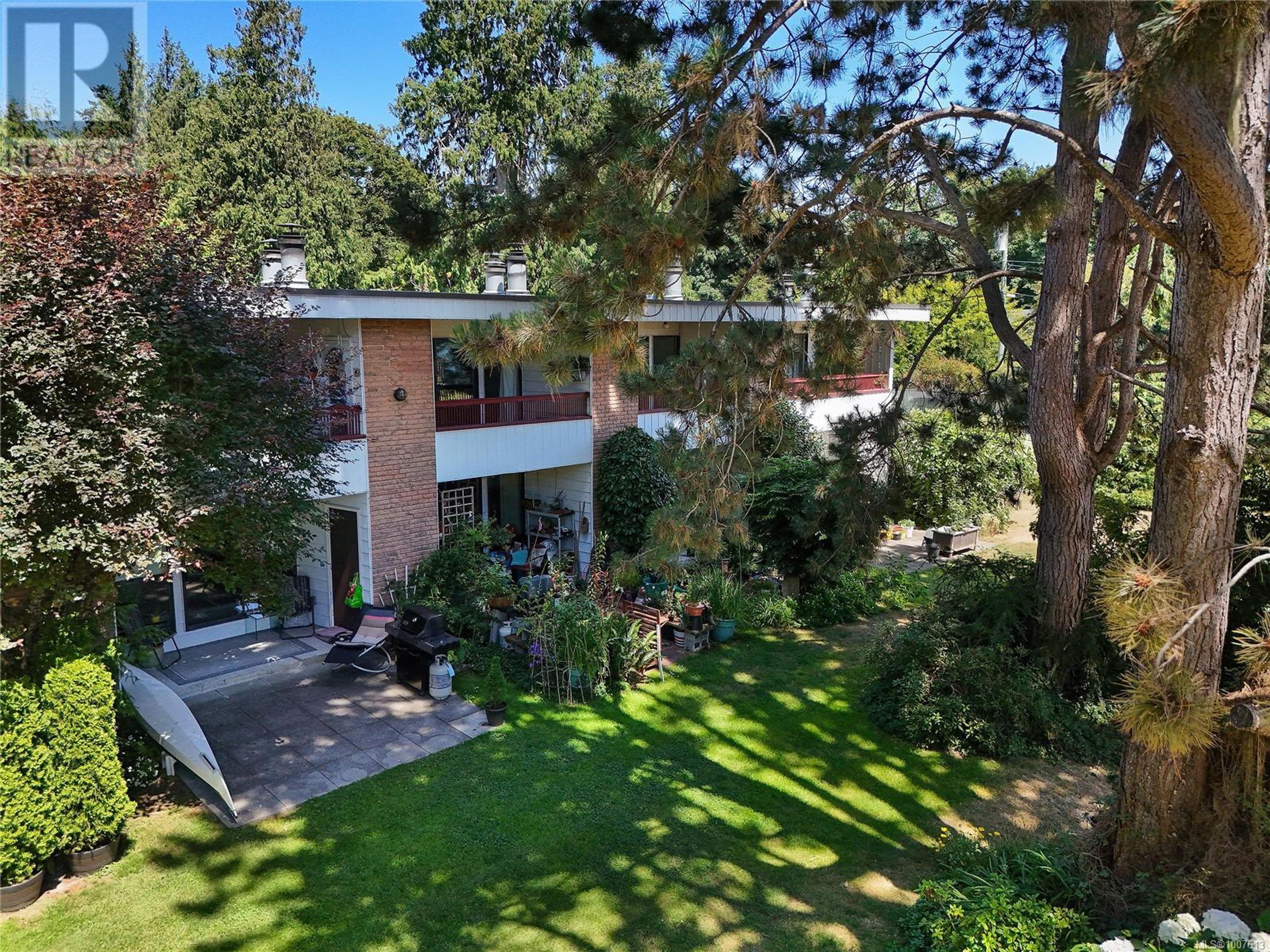 1956 Glenidle Rd, Sooke - Exteriors - Photo 8