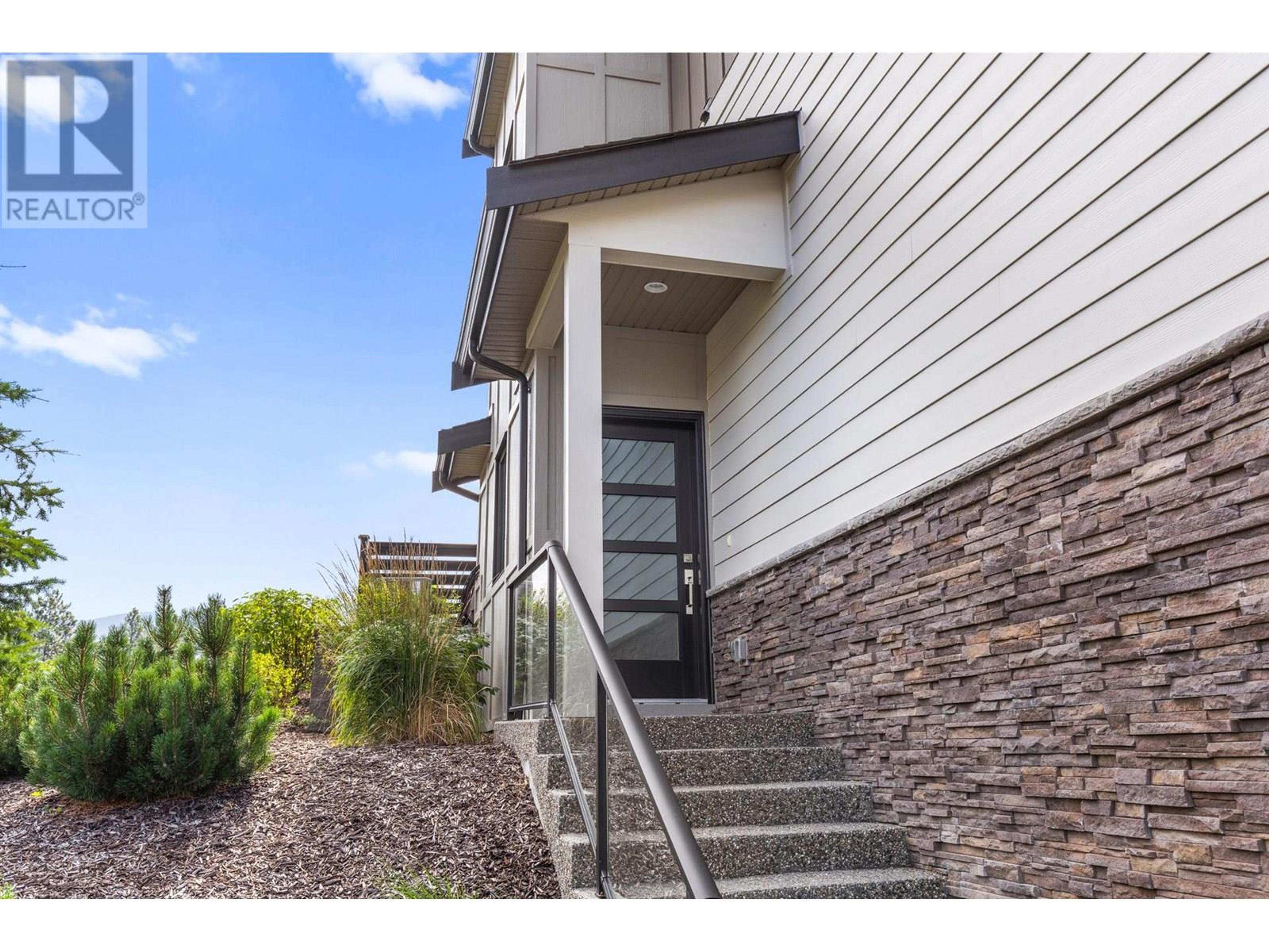 12798 Lake Hill Drive, Lake Country - Exteriors - Photo 3