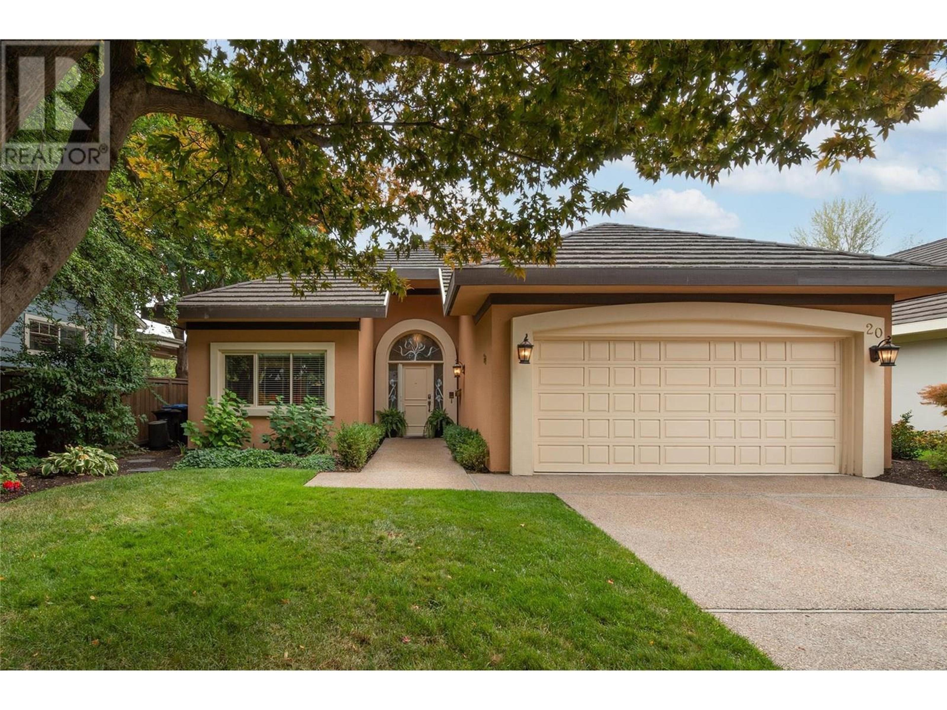 2368 Abbott Street, Kelowna - Exteriors - Photo 3