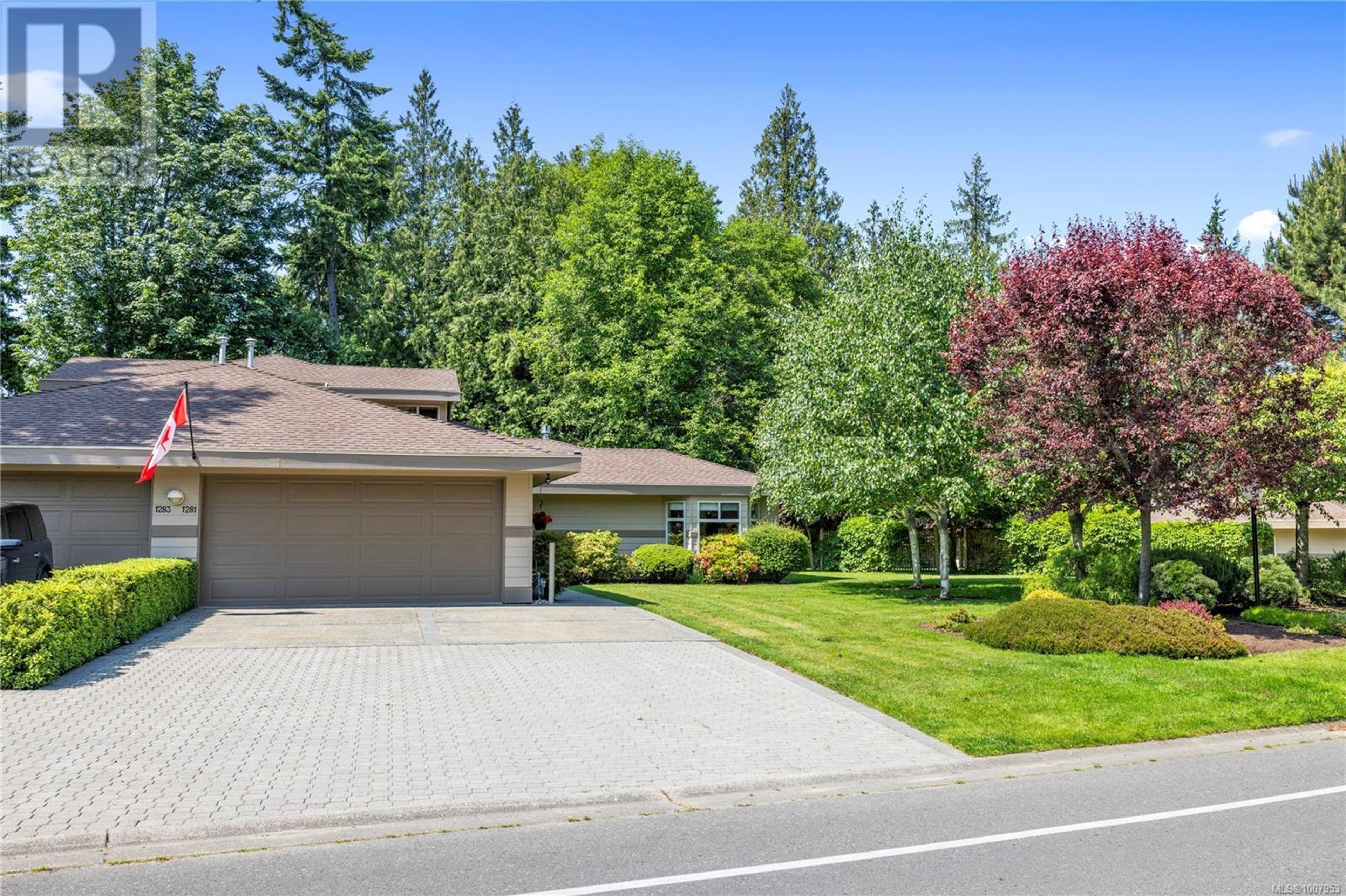 910 Lakes Blvd, French Creek - Exteriors - Photo 1