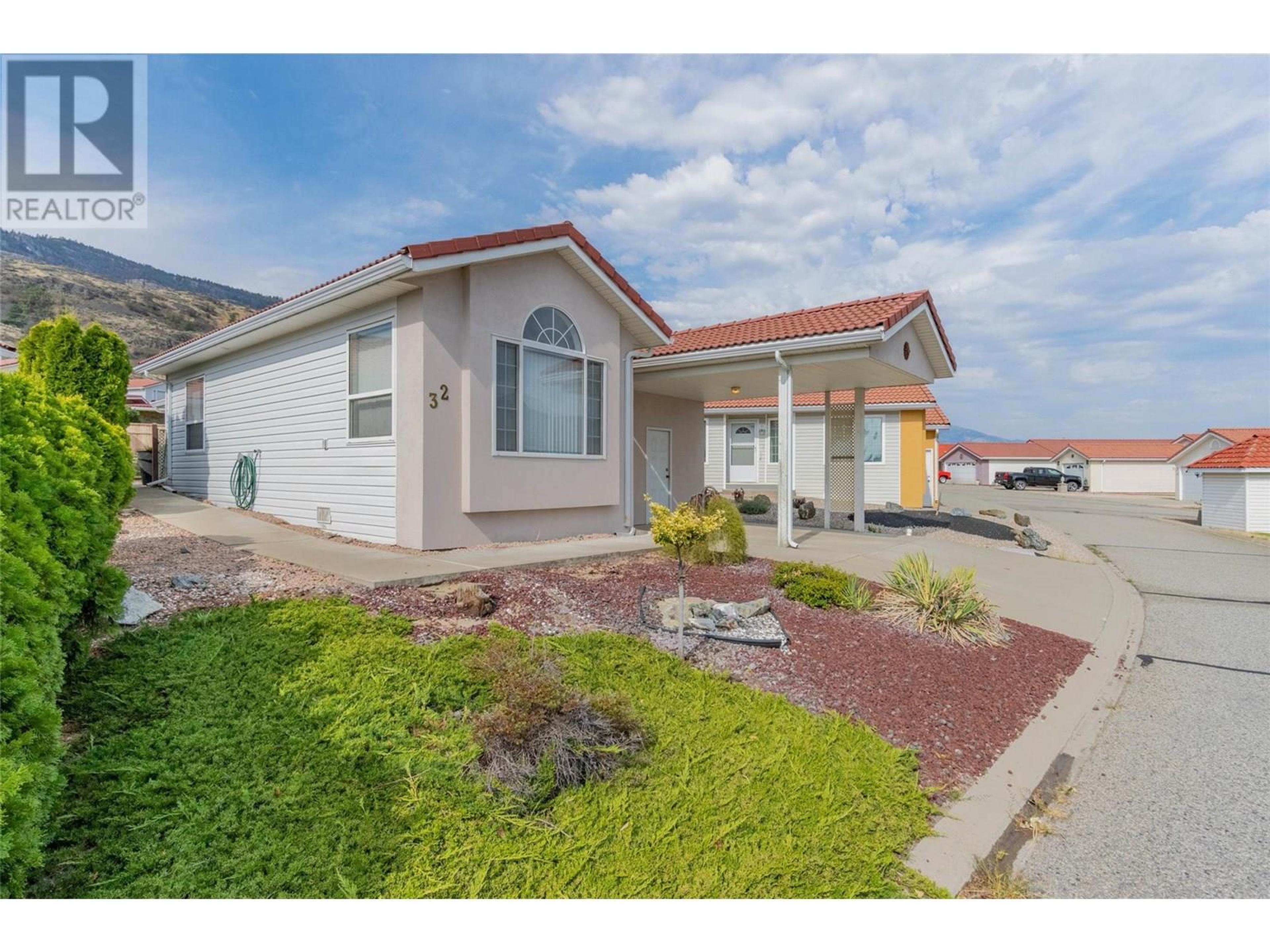 9400 115th Street, Osoyoos - Exteriors - Full Complex View - Photo 1