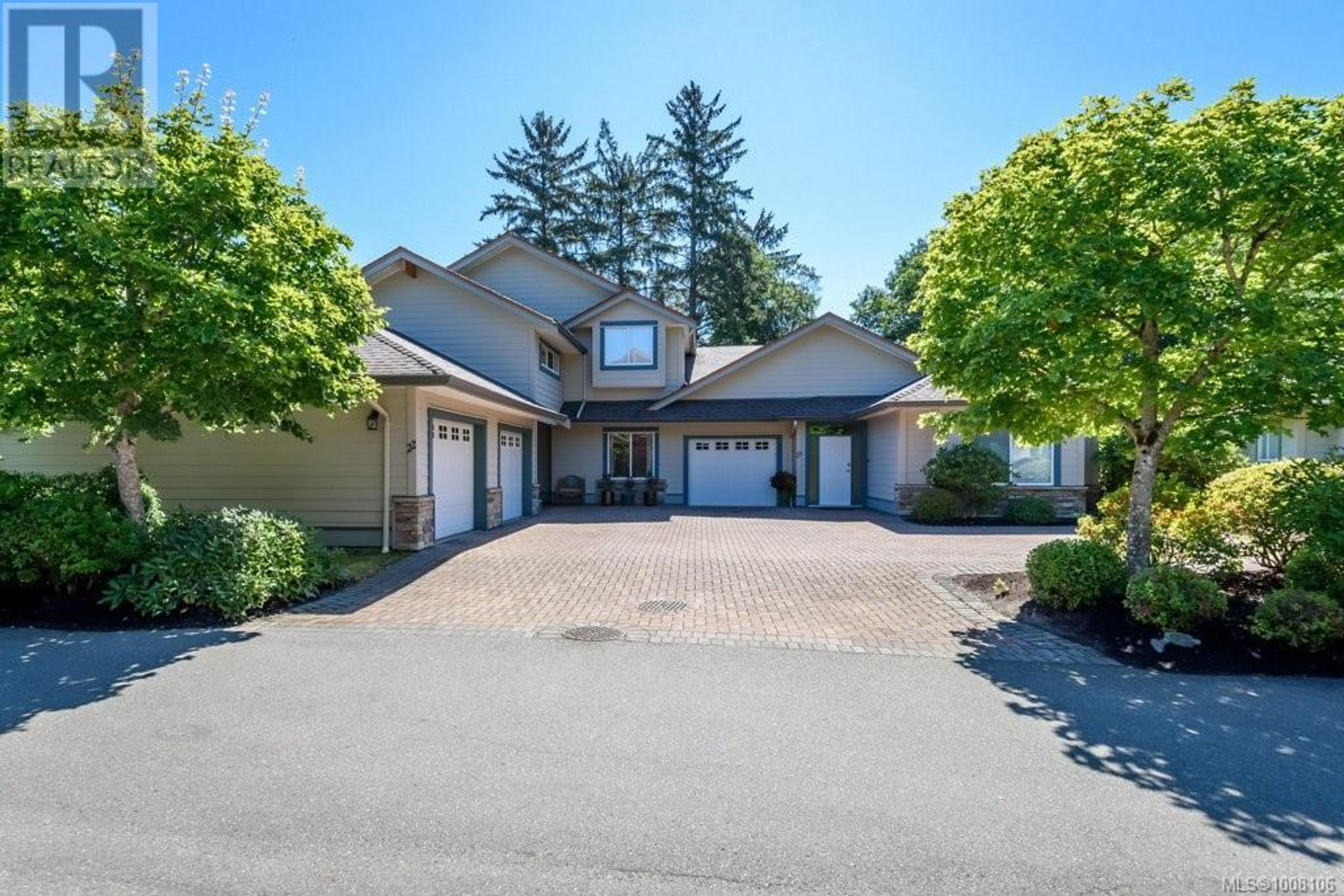 199 31st St, Courtenay - Exteriors - Full Complex View - Photo 1