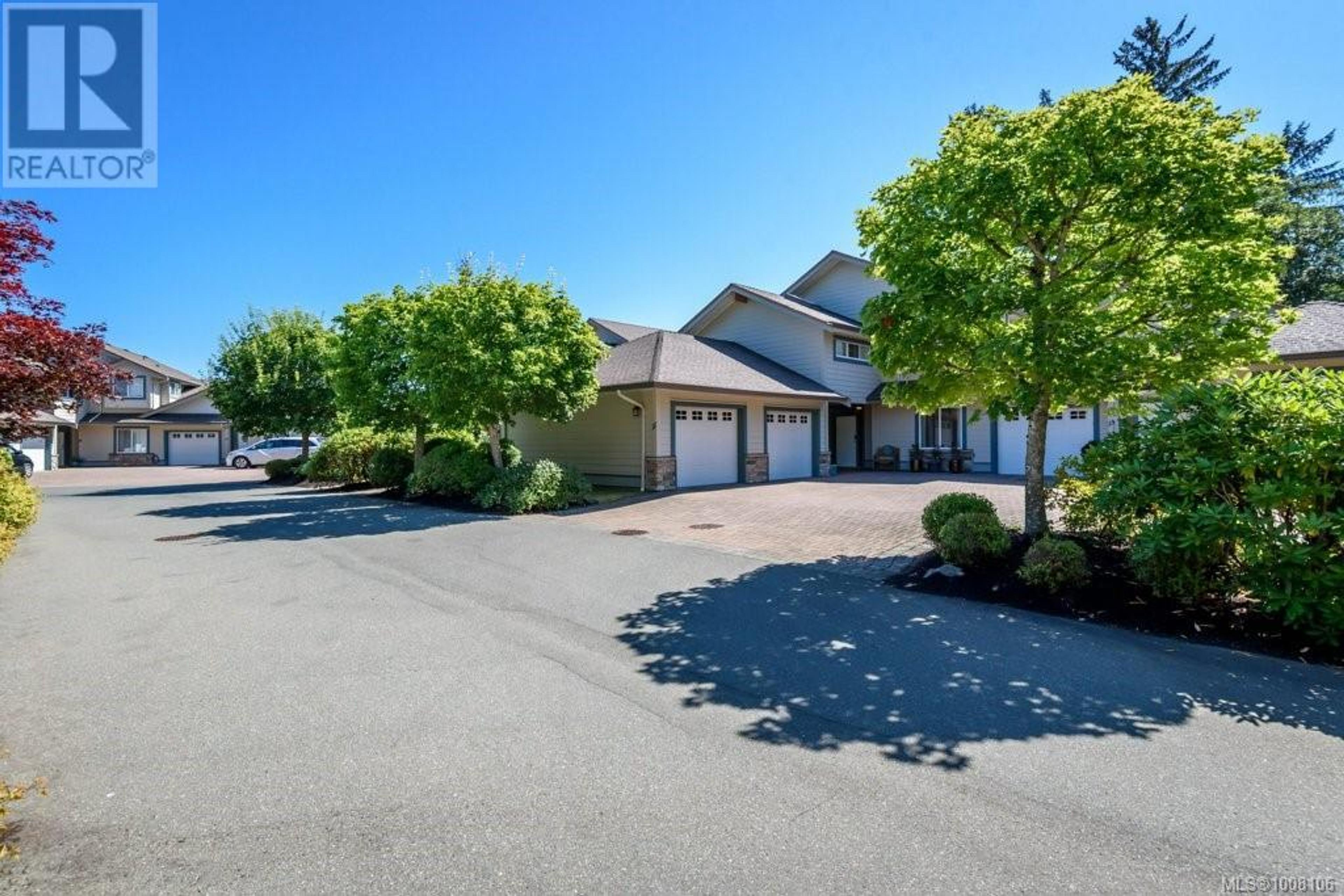 199 31st St, Courtenay - Exteriors - Full Complex View - Photo 10