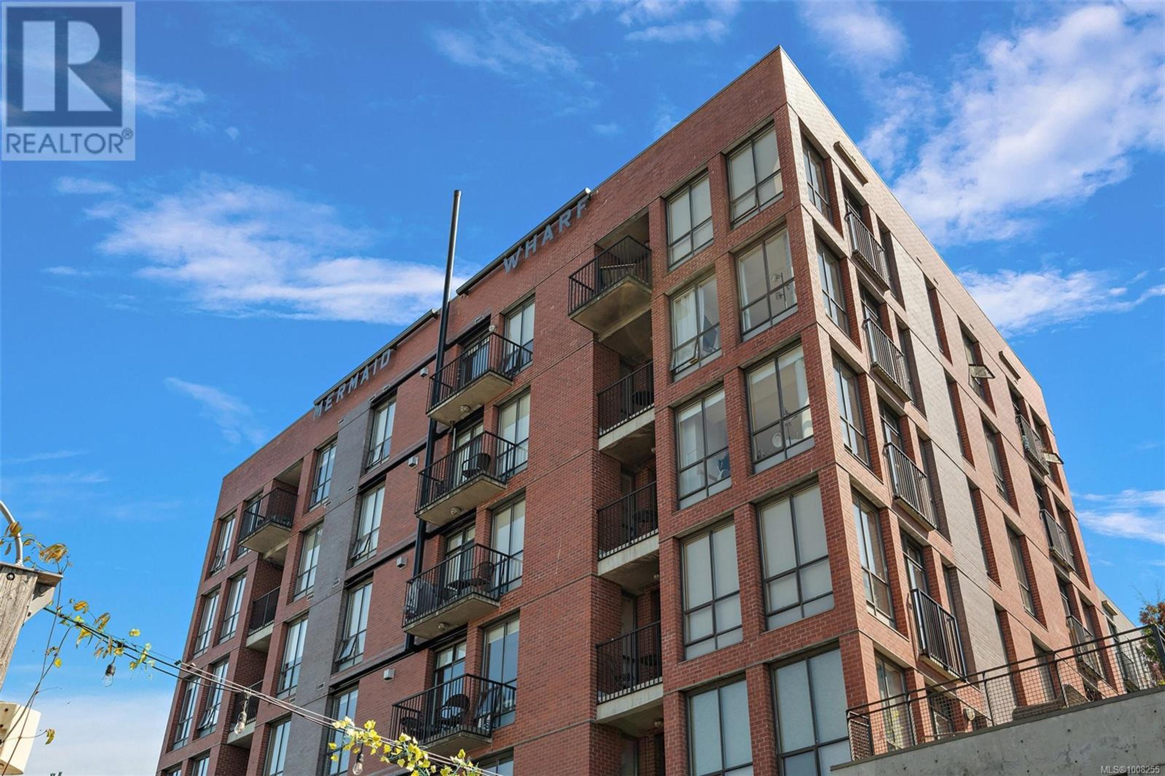 409 Swift St, Victoria - Exteriors - Photo 2