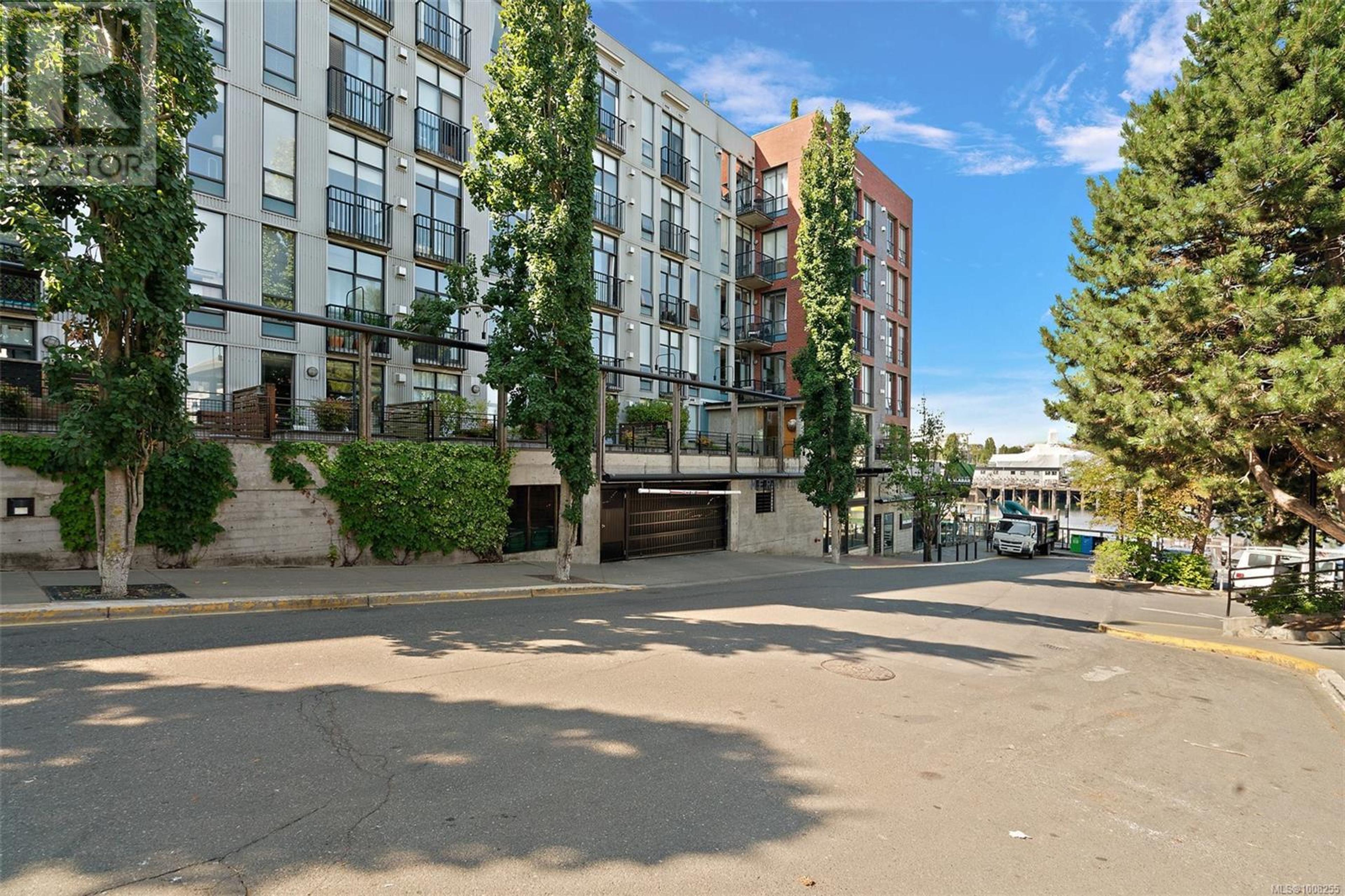 409 Swift St, Victoria - Exteriors - Photo 8