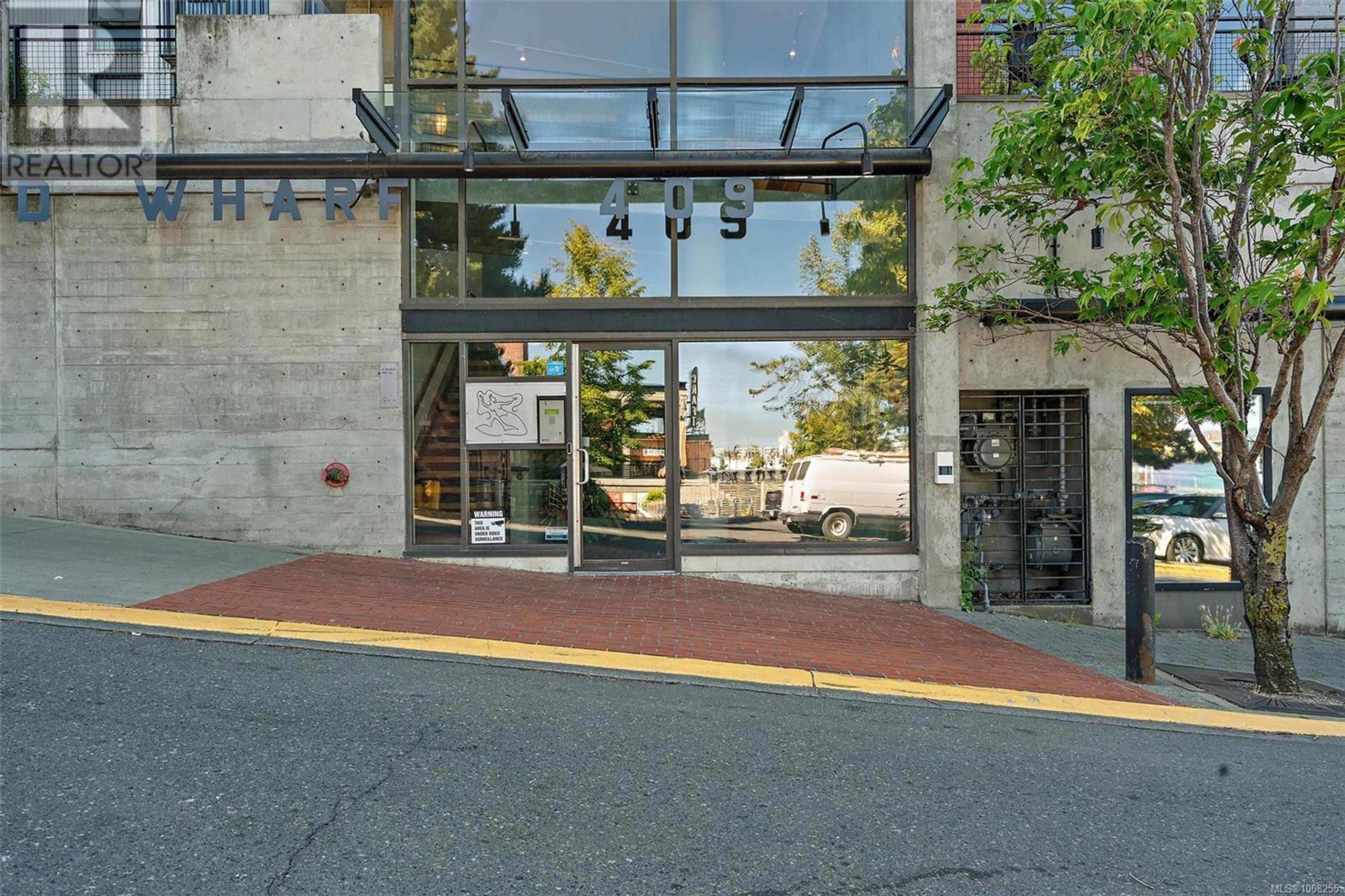 409 Swift St, Victoria - Exteriors - Photo 9