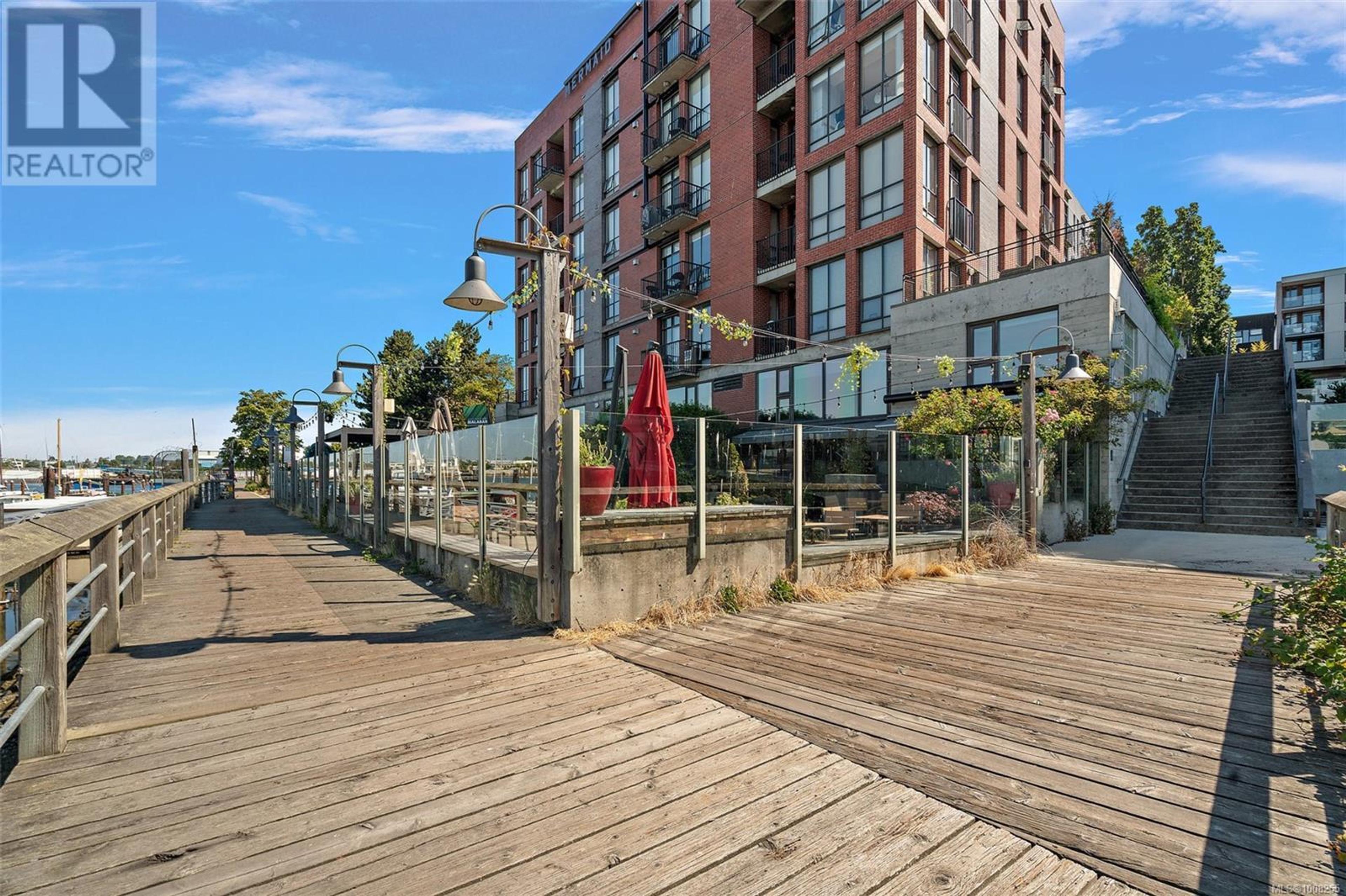 409 Swift St, Victoria - Exteriors - Photo 10