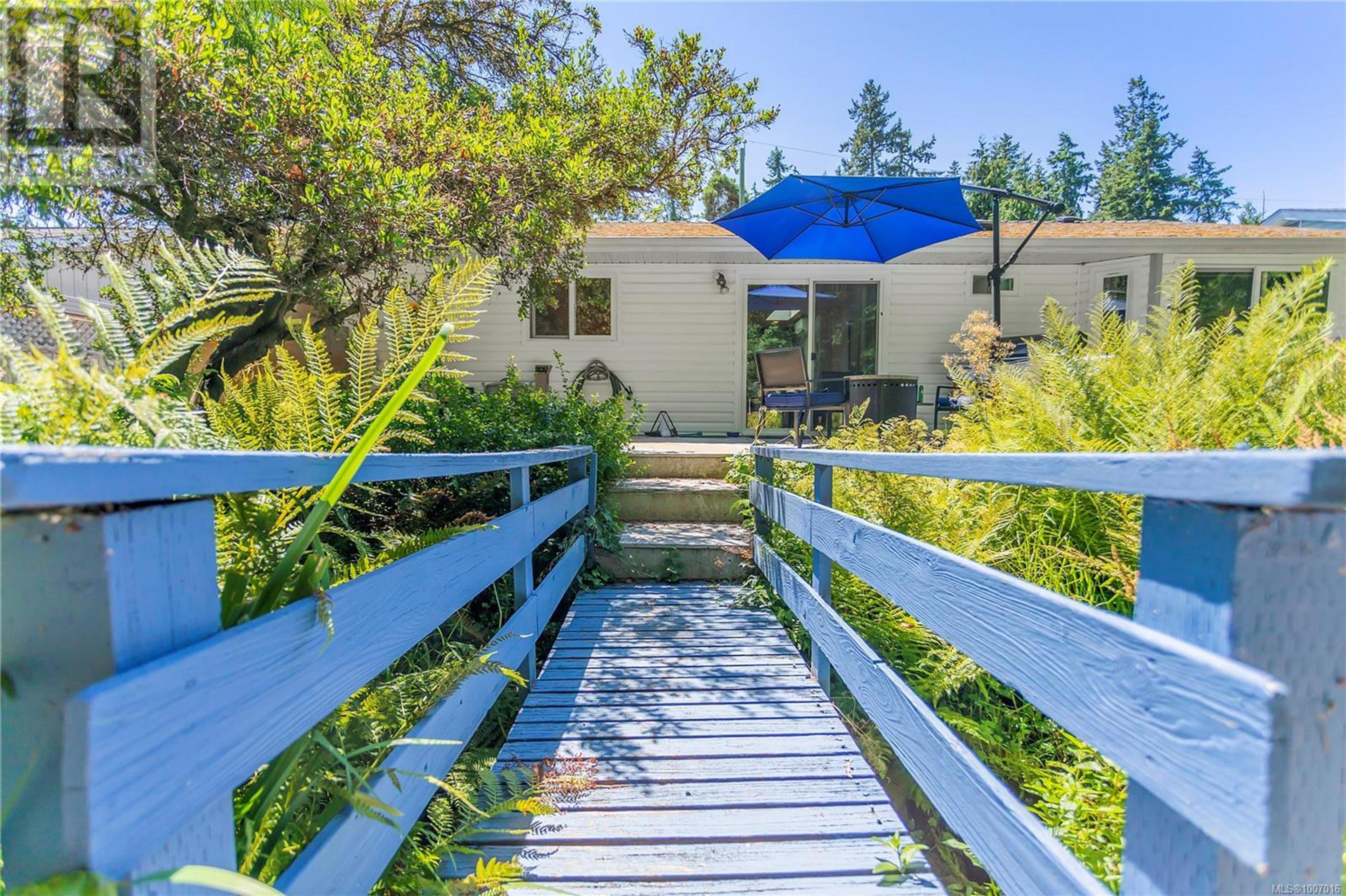 4604 Hammond Bay Rd, Nanaimo - Exteriors - Photo 1