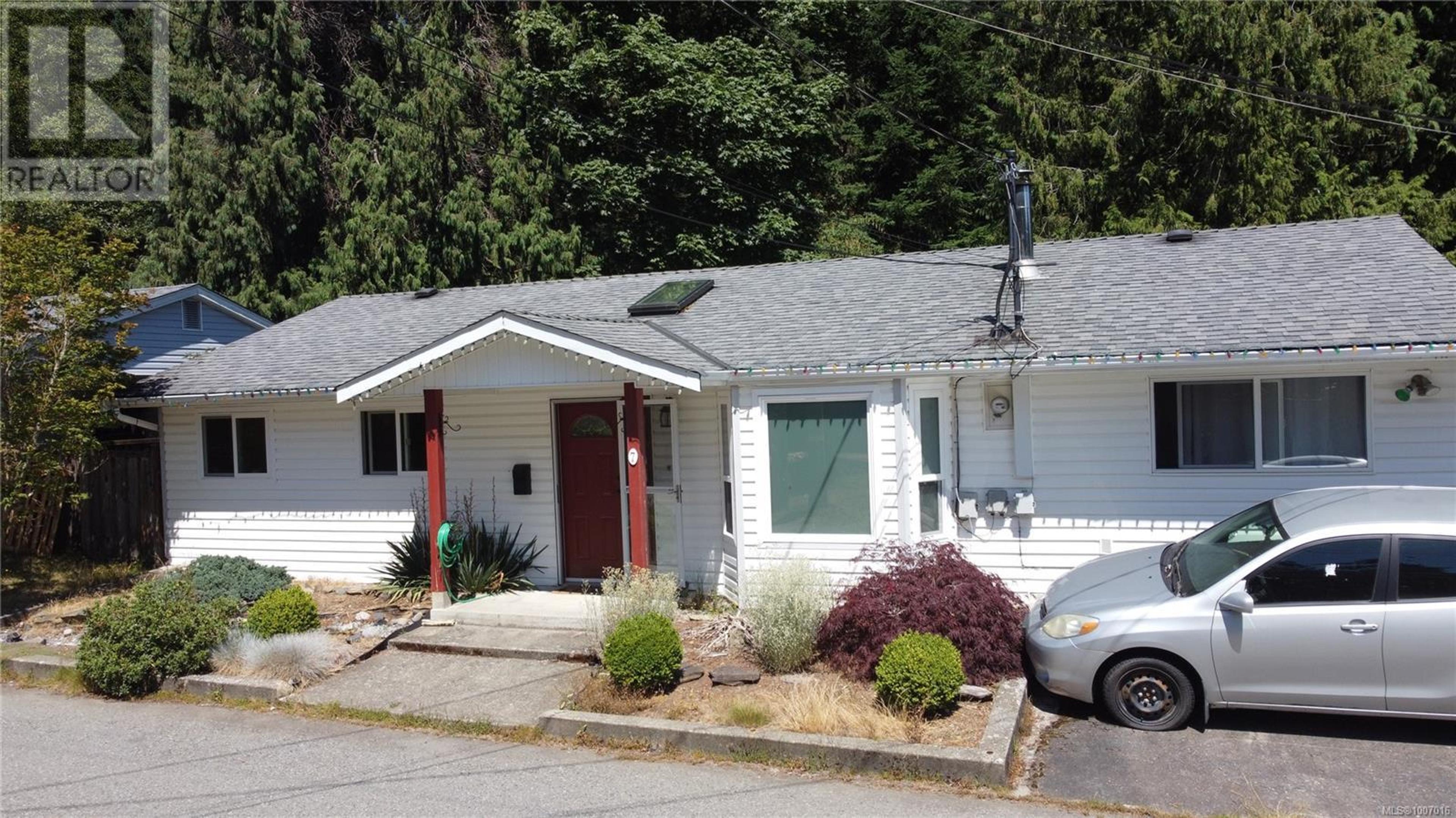 4604 Hammond Bay Rd, Nanaimo - Exteriors - Photo 7