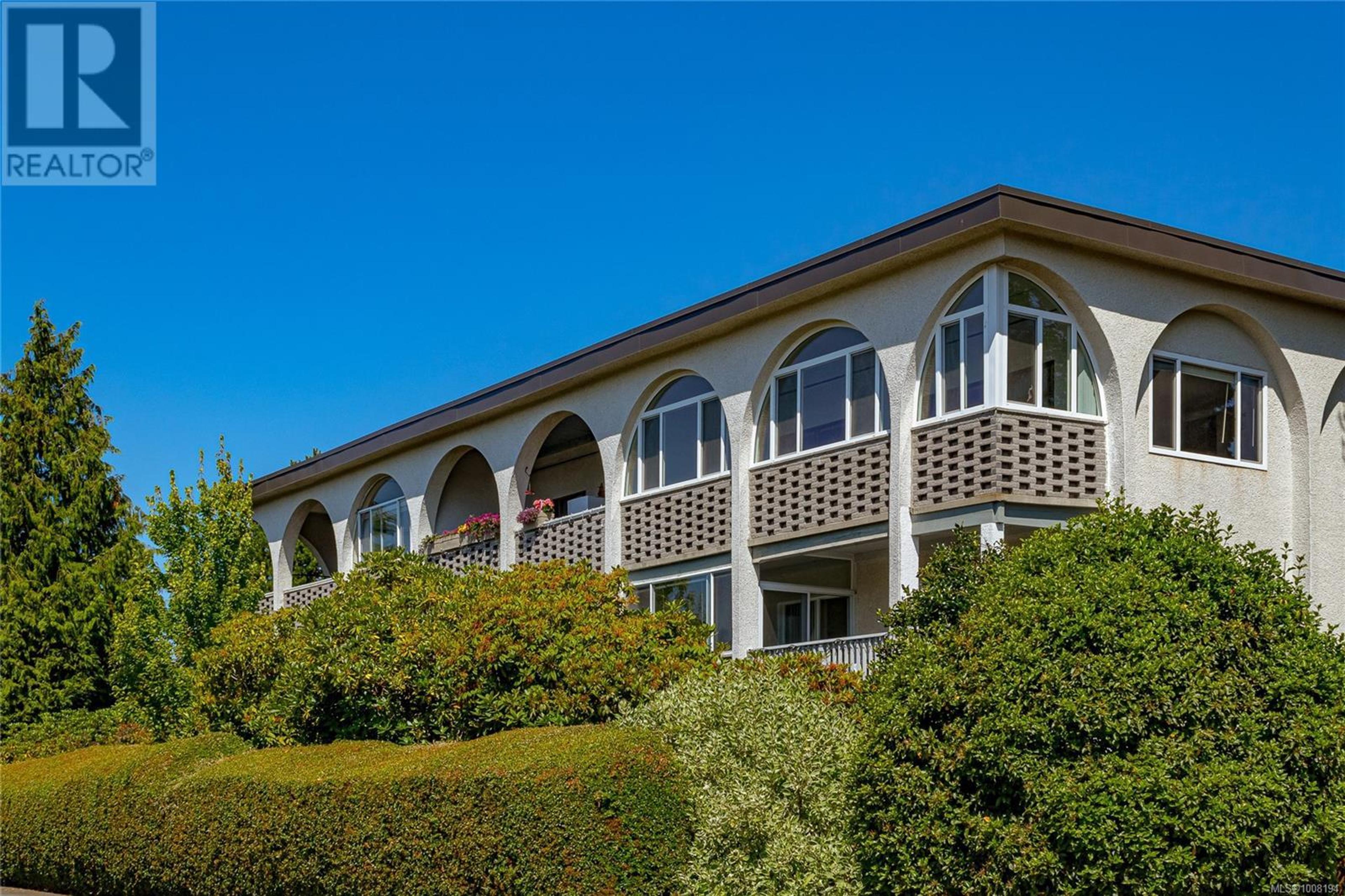 2050 White Birch Rd, Sidney - Exteriors - Photo 3