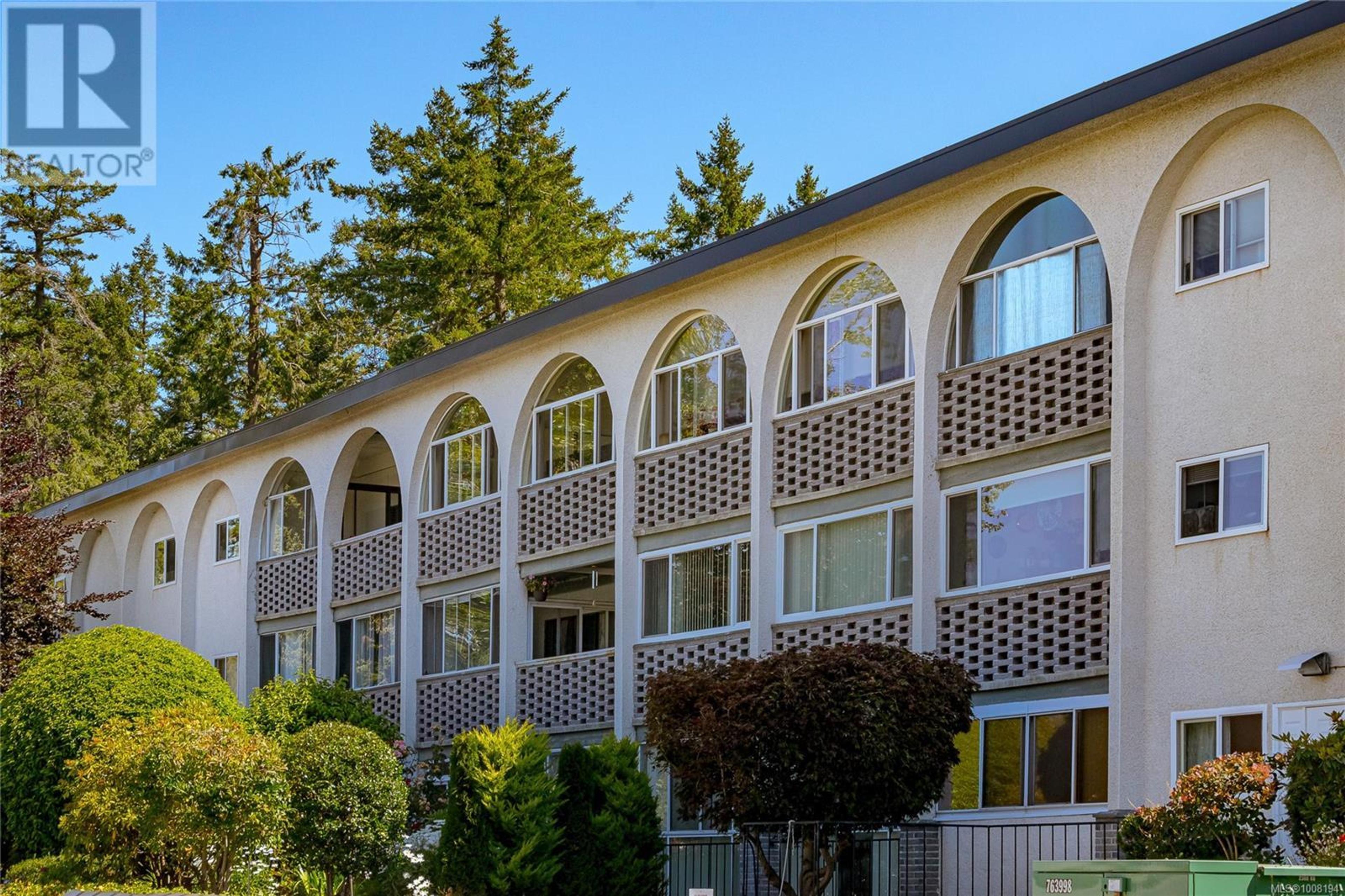 2050 White Birch Rd, Sidney - Exteriors - Photo 4