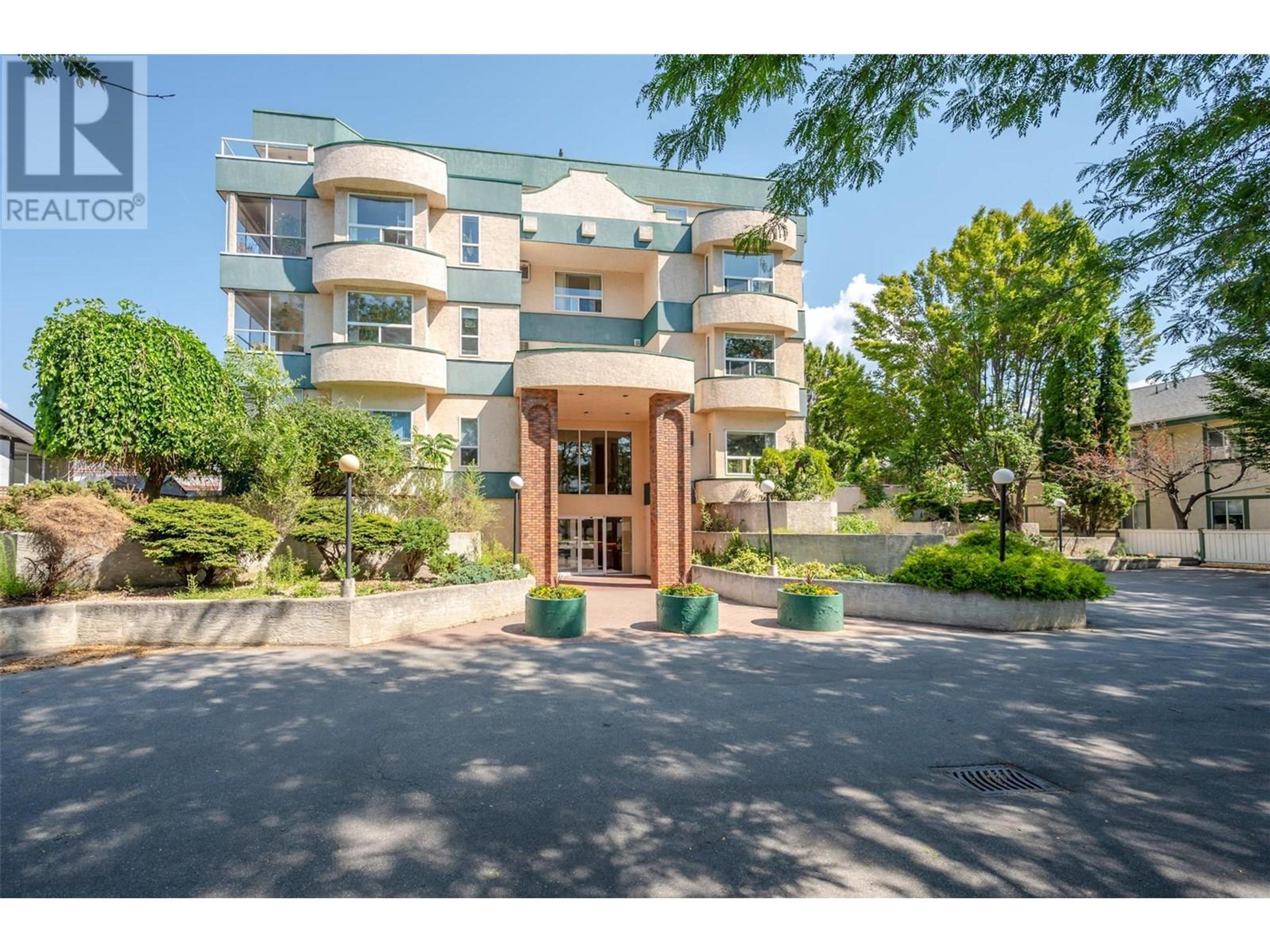 1750 Atkinson Street, Penticton - Exteriors - Photo 2