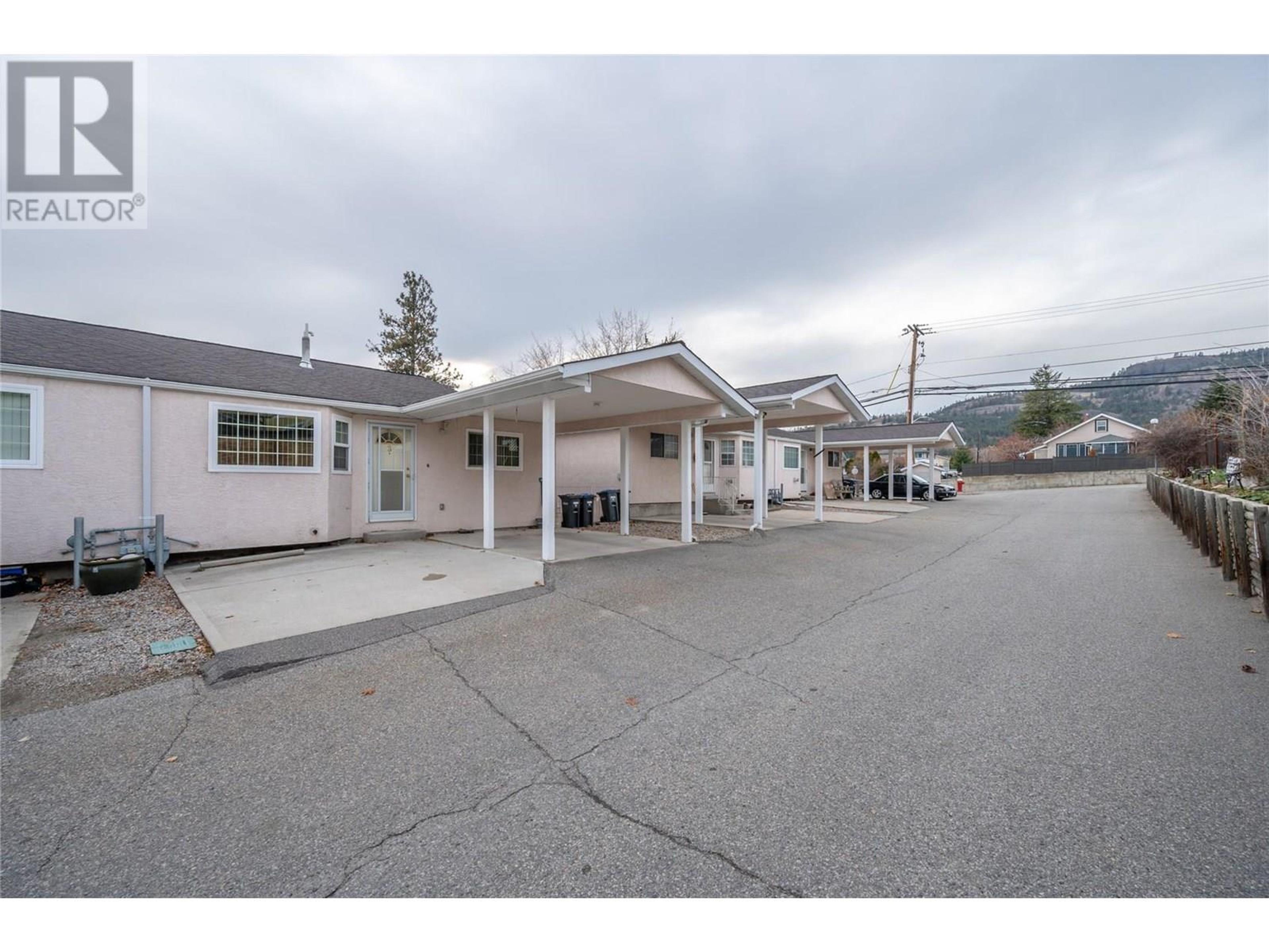 14615 Victoria Road N, Summerland - Exteriors - Full Complex View - Photo 1