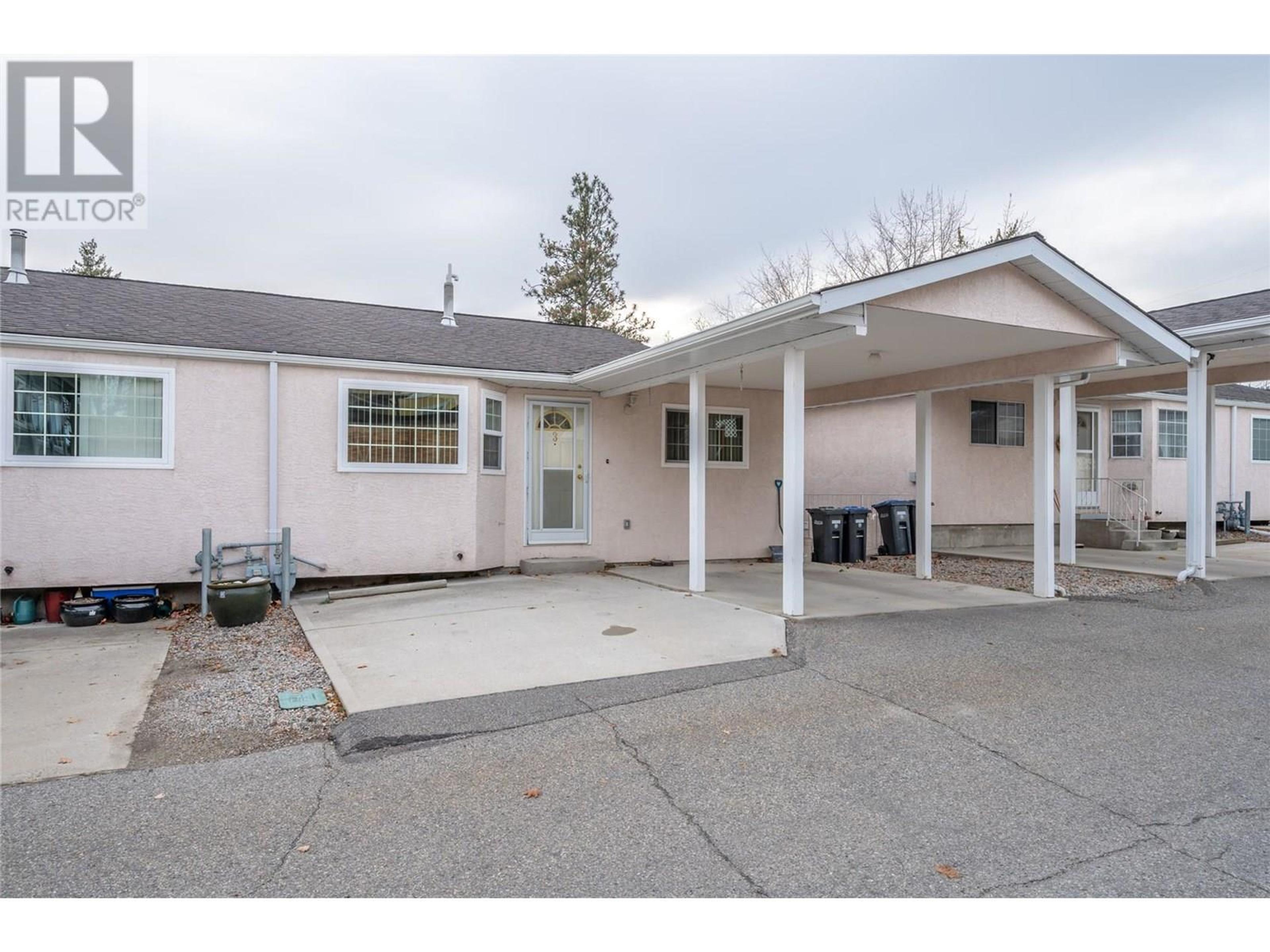 14615 Victoria Road N, Summerland - Exteriors - Photo 4