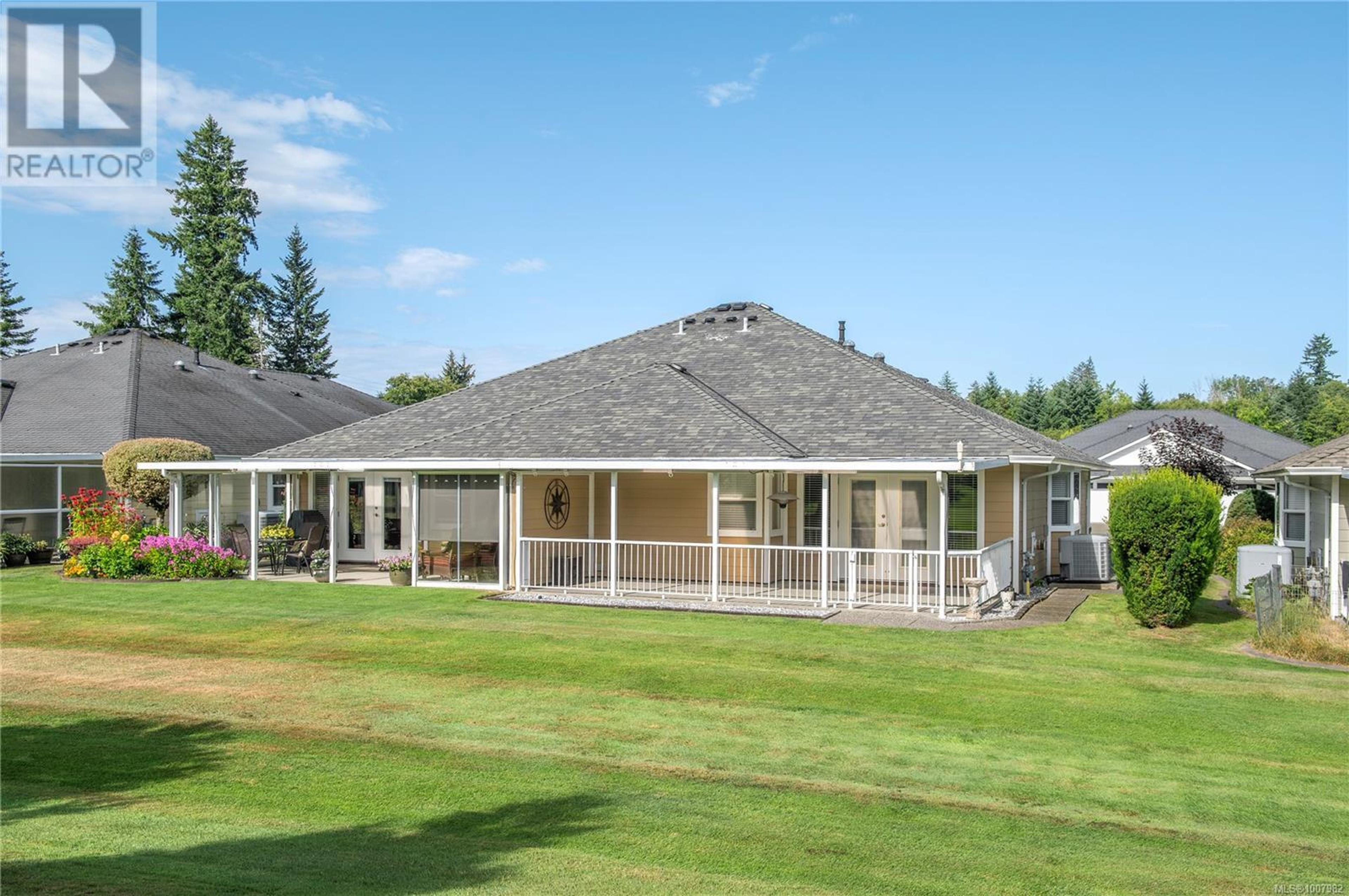 2006 Sierra Dr, Campbell River - Exteriors - Full Complex View - Photo 4